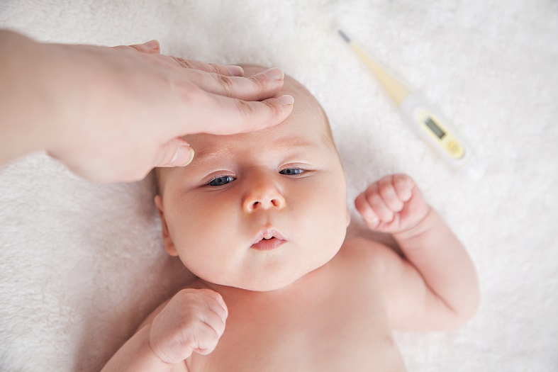Le premier rhume de bébé peut durer plus longtemps, pourquoi ?  