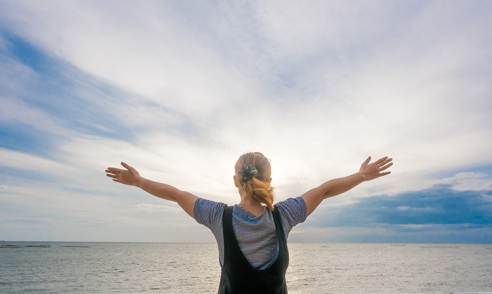 Combiner la pratique de la méditation et de l'exercice pourrait apporter un bénéfice synergique et promettre une santé mentale au beau fixe en 2024 (Visuel Adobe Stock 125955923)