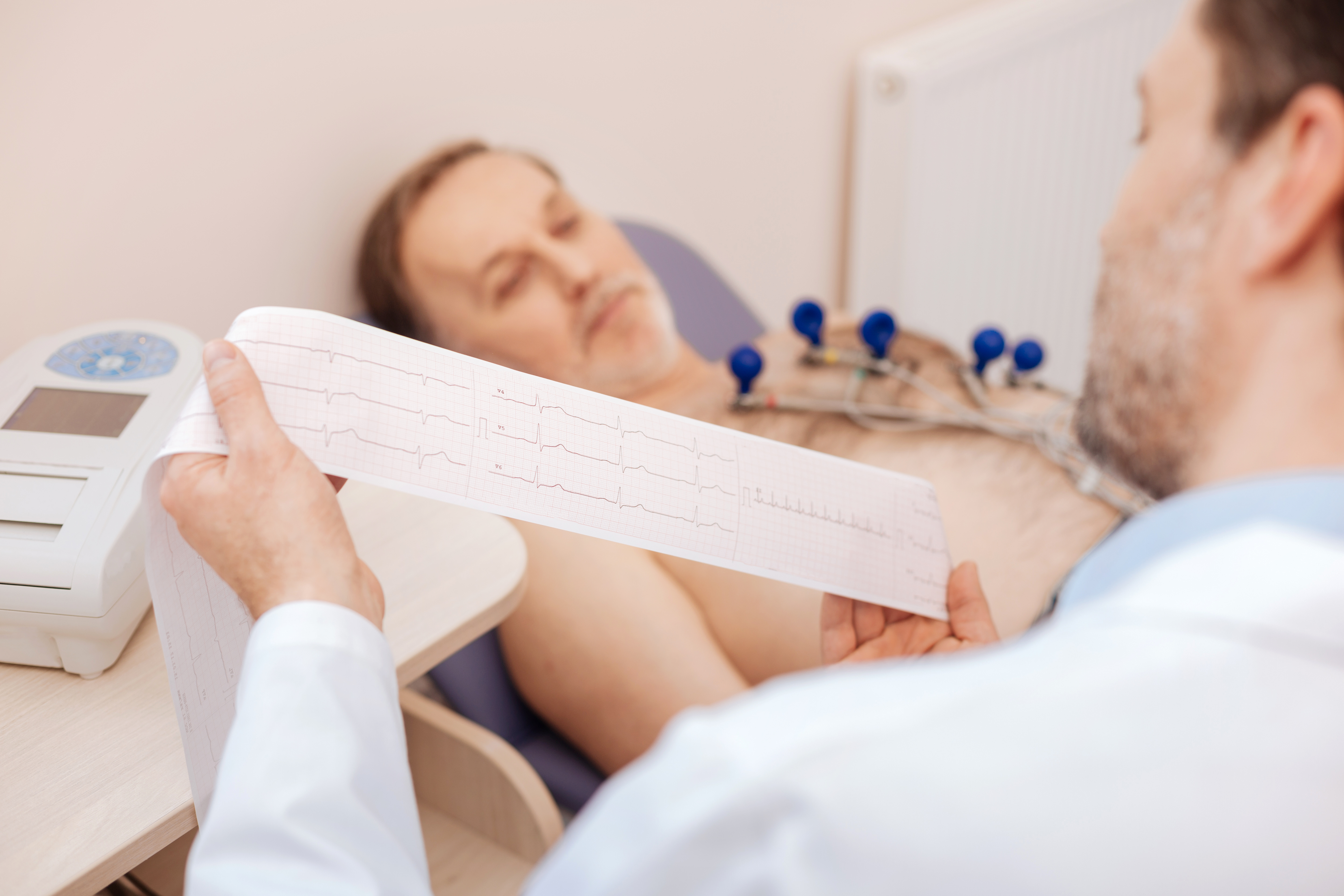 Ces lésions cardiaques retrouvées chez plus de la moitié des patients atteints de COVID-19 sévères, sortis de l'hôpital, restent détectables par IRM au moins un mois après la sortie (Visuel Adobe Stock 144030431) Ces lésions cardiaques retrouvées chez plus de la moitié des patients atteints de COVID-19 sévères, sortis de l'hôpital, restent détectables par IRM au moins un mois après la sortie (Visuel Adobe Stock 144030431)
