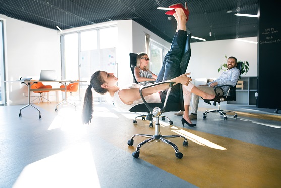 Remplacer 30 minutes de station assise par une activité physique, quelle que soit son intensité ou son intensité, réduit déjà de manière significative le risque de décès prématuré.