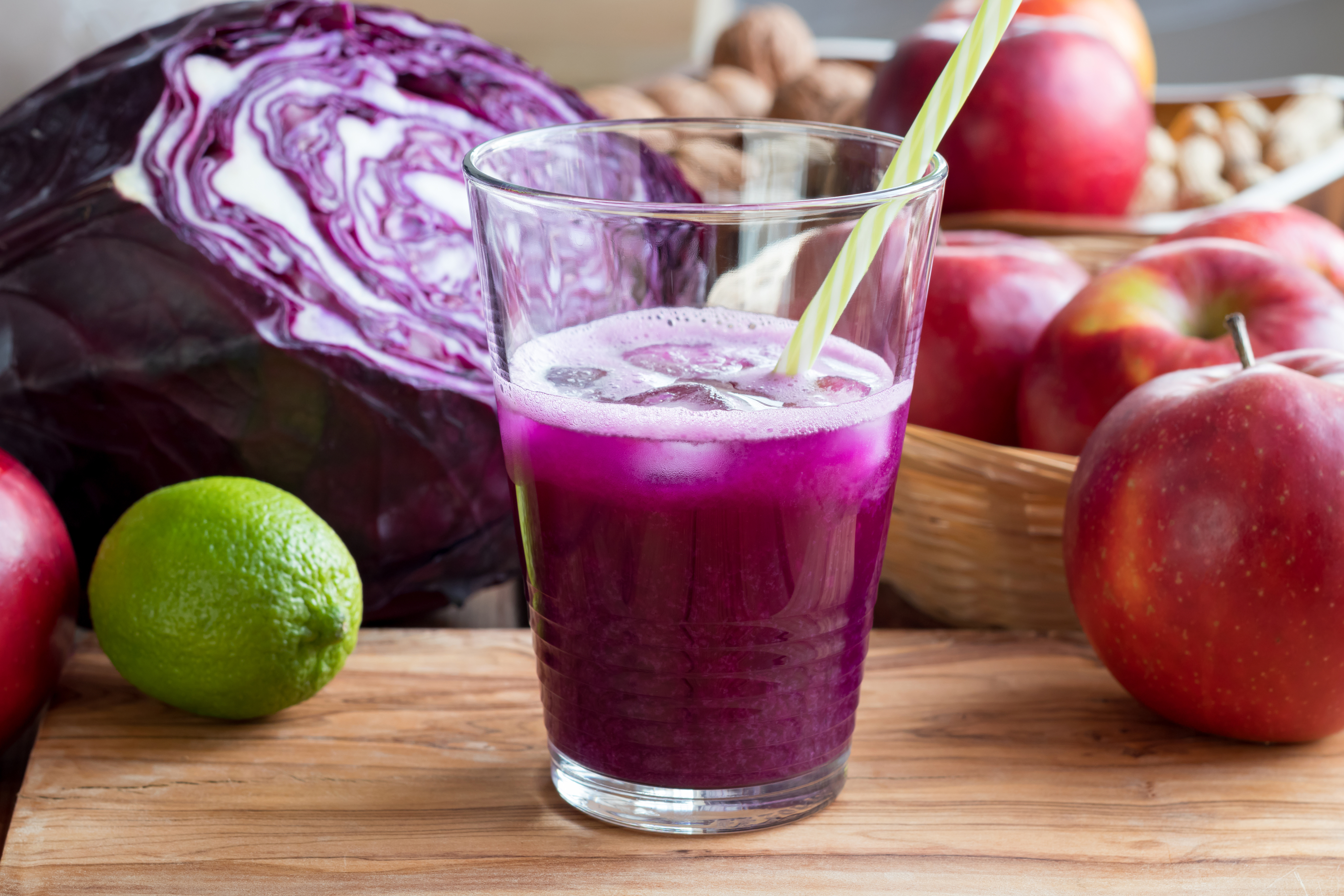 Un jus de légume naturel pourrait-il contribuer à traiter une « vraie » maladie intestinale ? (Visuel Adobe Stock 186231193)