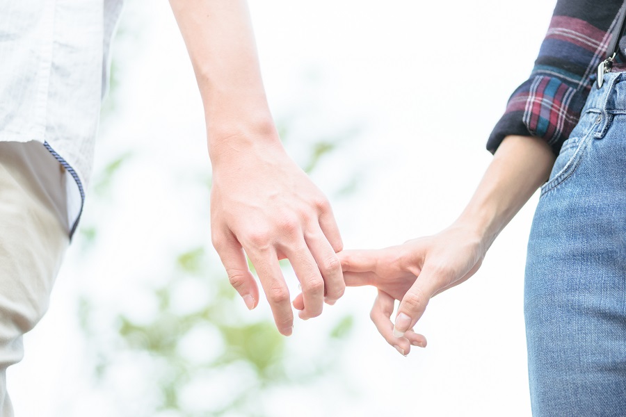 Les hommes qui divorcent et les femmes qui forment un couple avec un nouveau partenaire réduisent leur nombre de pas quotidien ou plus largement leur activité physique