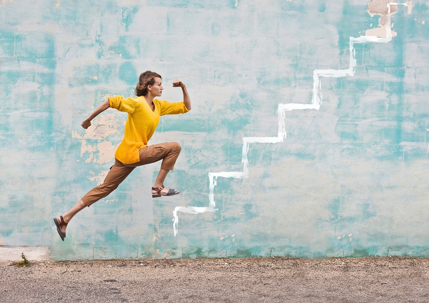 Monter à pied 5 étages ou plus par jour peut réduire le risque de maladie cardiaque de 20 % (Visuel Adobe Stock 193167876)