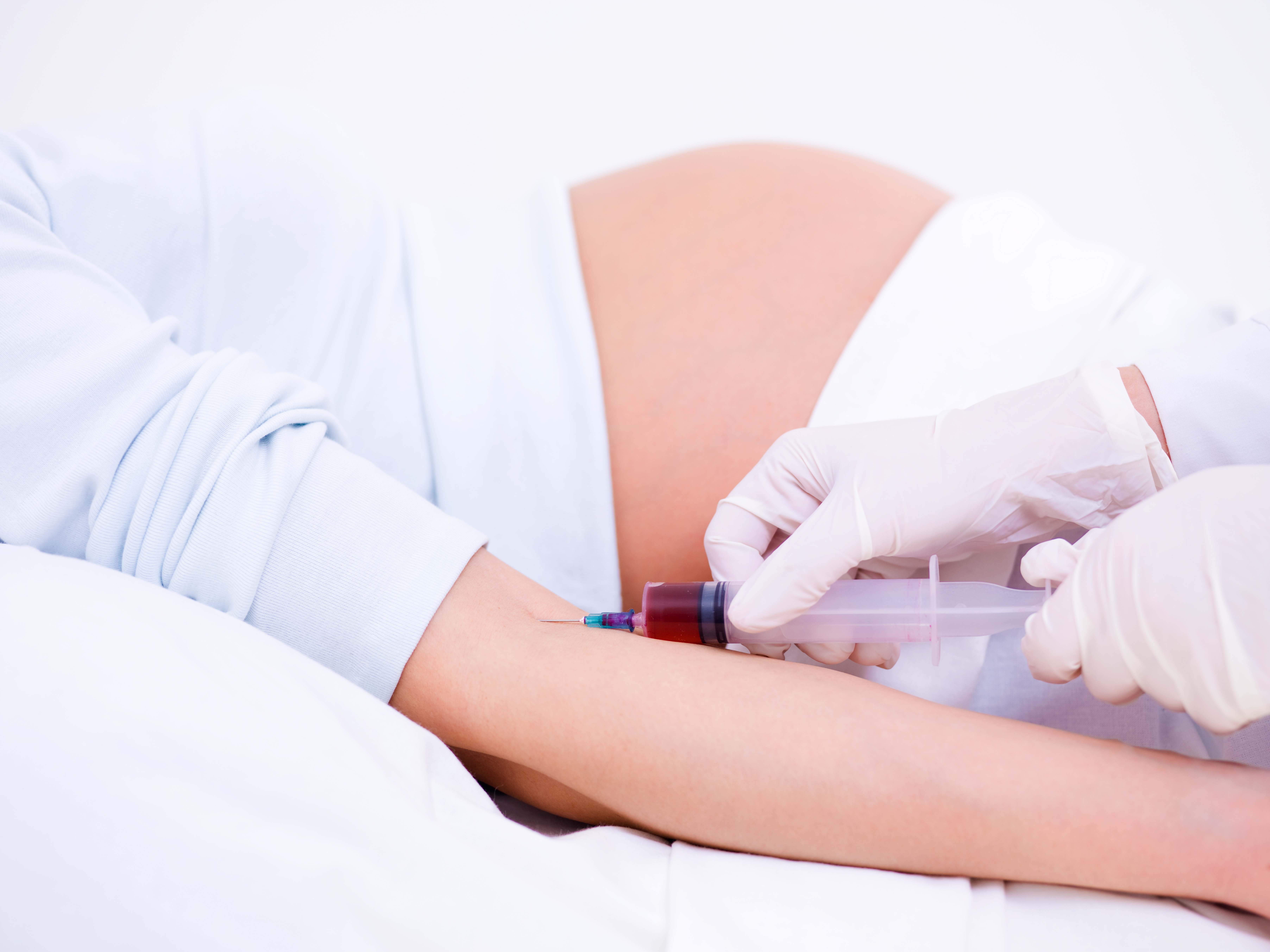 Le placenta chez les femmes enceintes infectées présente, en général, un niveau d'activité immunitaire beaucoup plus élevé que chez des femmes enceintes non infectées (Visuel Adobe Stock 19728620).
