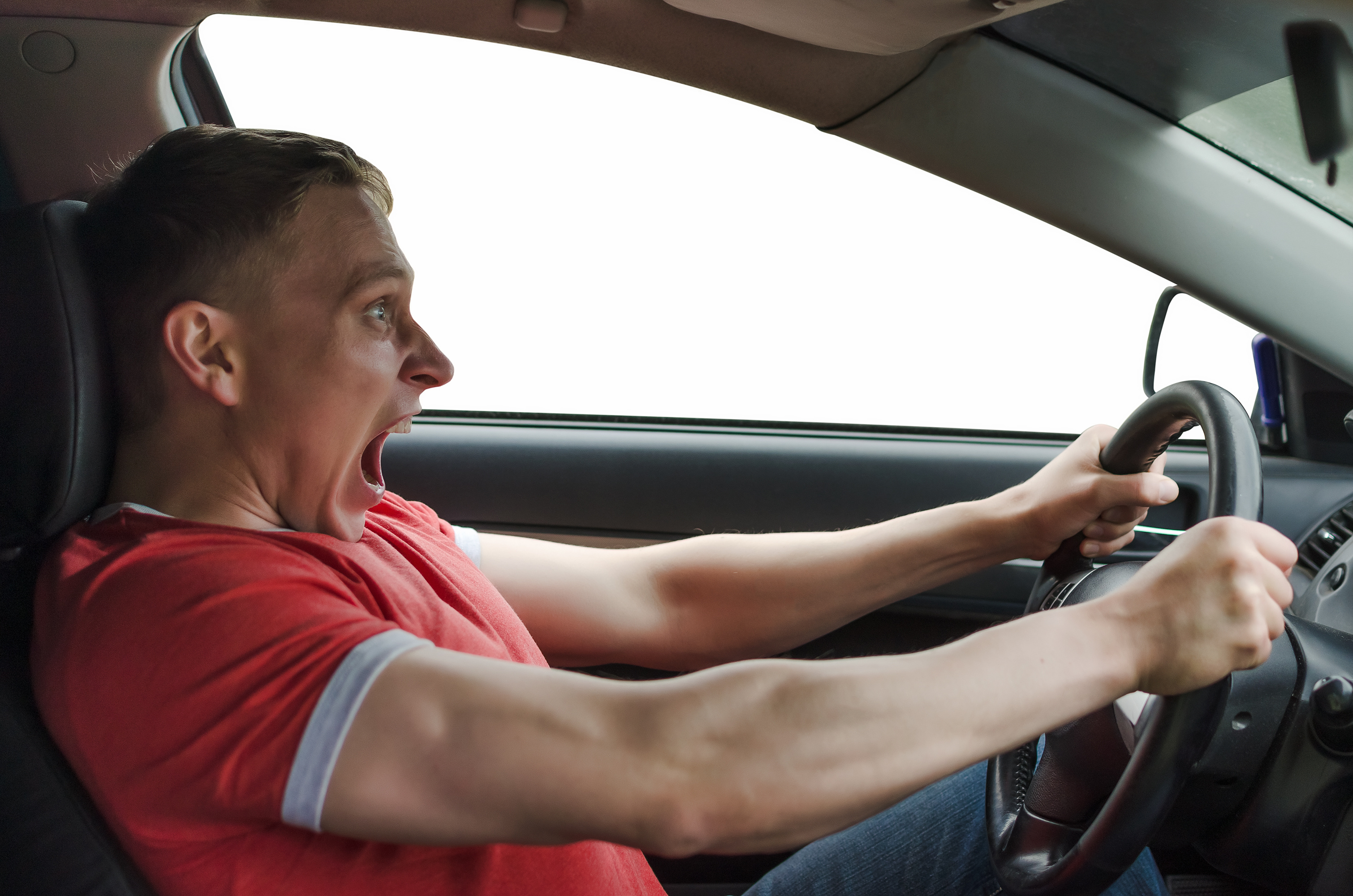 Les conducteurs âgés qui de surcroît consomment de l’alcool ou d’autres substances ont un risque multiplié jusque par 4 d'être responsable d'un accident de voiture (Visuel Adobe Stock 208658907)