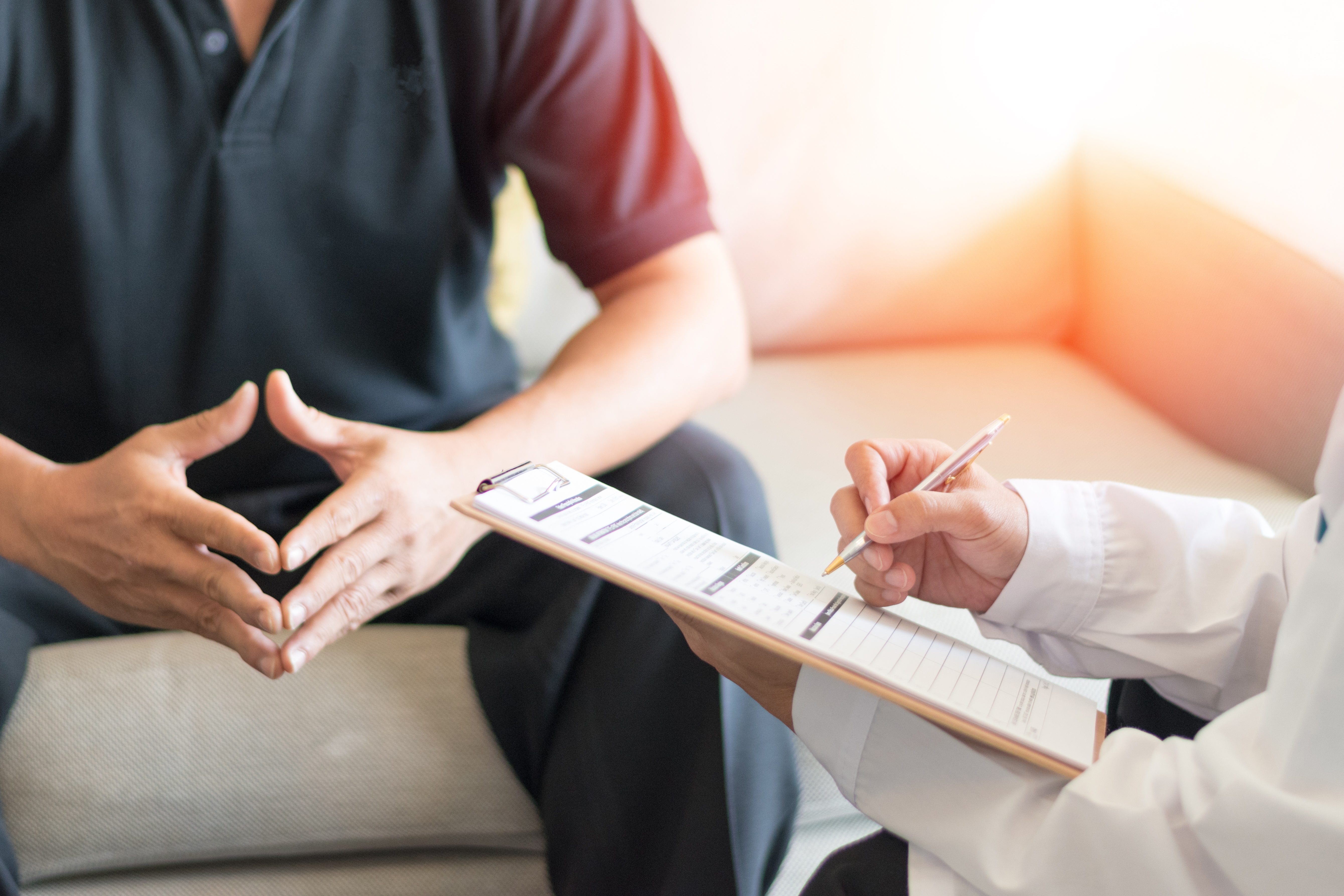 Plus de la moitié des survivants du cancer et des patients éprouvent cette peur de la récidive de leur cancer (Visuel Adobe Stock 216513422). 