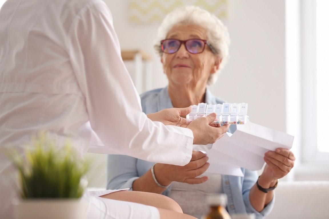 6 symptômes courants chez le patient âgé, la douleur, la fatigue, la dépression, l’anxiété, les troubles respiratoires et du sommeil, sont fréquemment passés sous silence