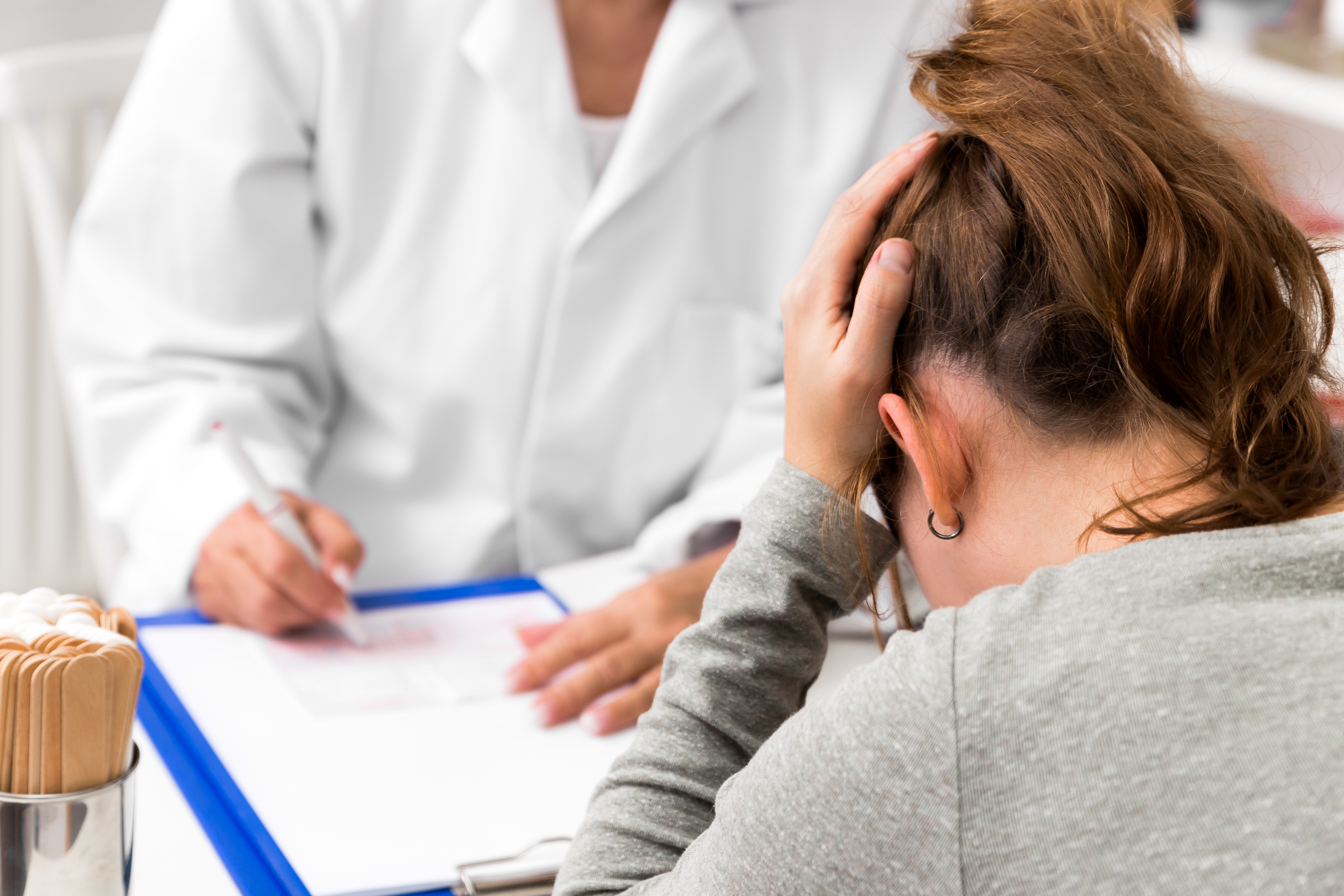 Ce nouveau dispositif permet de mesurer l'activité nerveuse et de diagnostiquer non seulement un syndrome de stress post-traumatique (SSPT) mais aussi une septicémie (Visuel Adobe Stock 249986725)