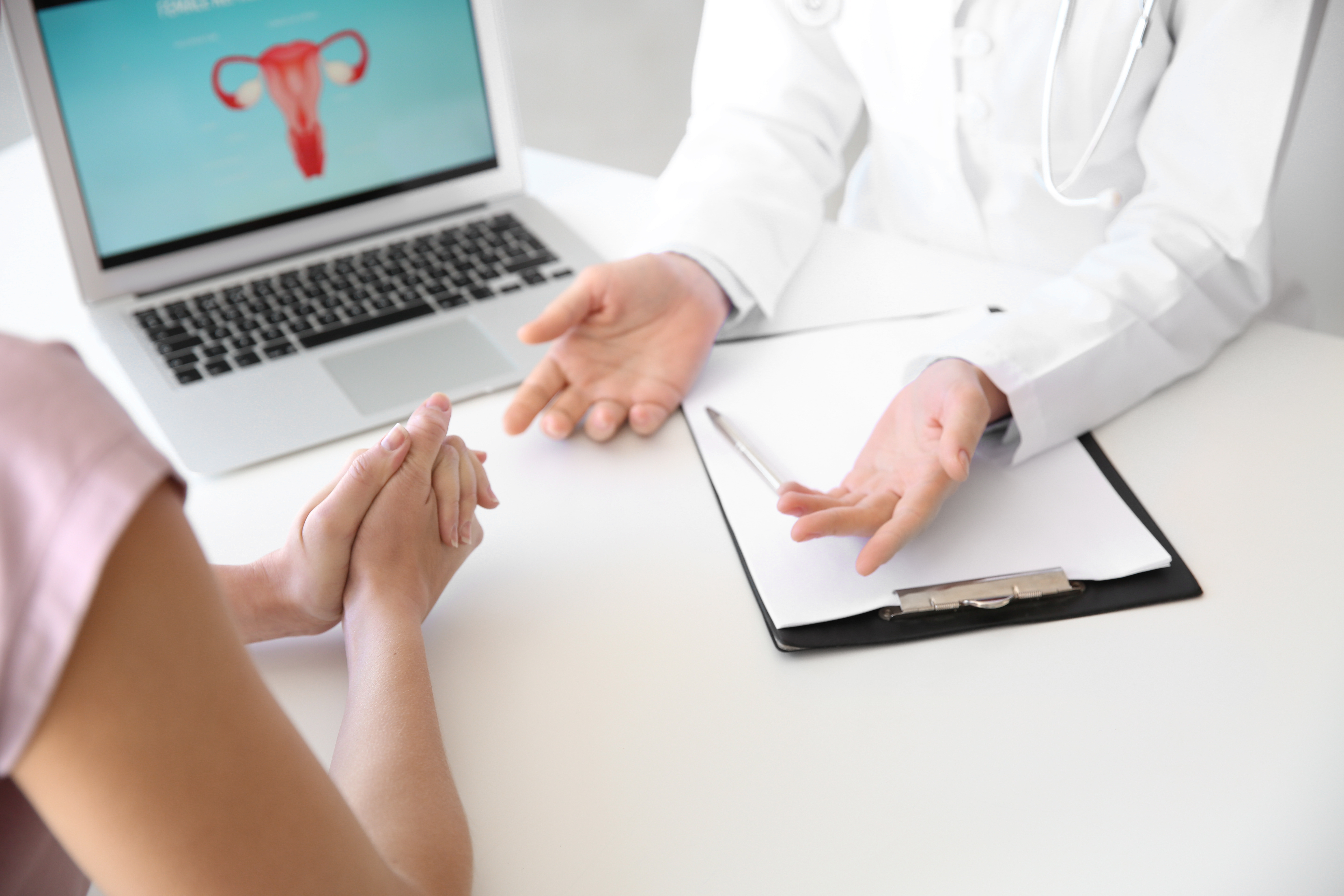 La vaccination contre le COVID-19 ne semble pas favoriser l'infertilité (Visuel Adobe Stock 262952106) La vaccination contre le COVID-19 ne semble pas favoriser l'infertilité (Visuel Adobe Stock 262952106)
