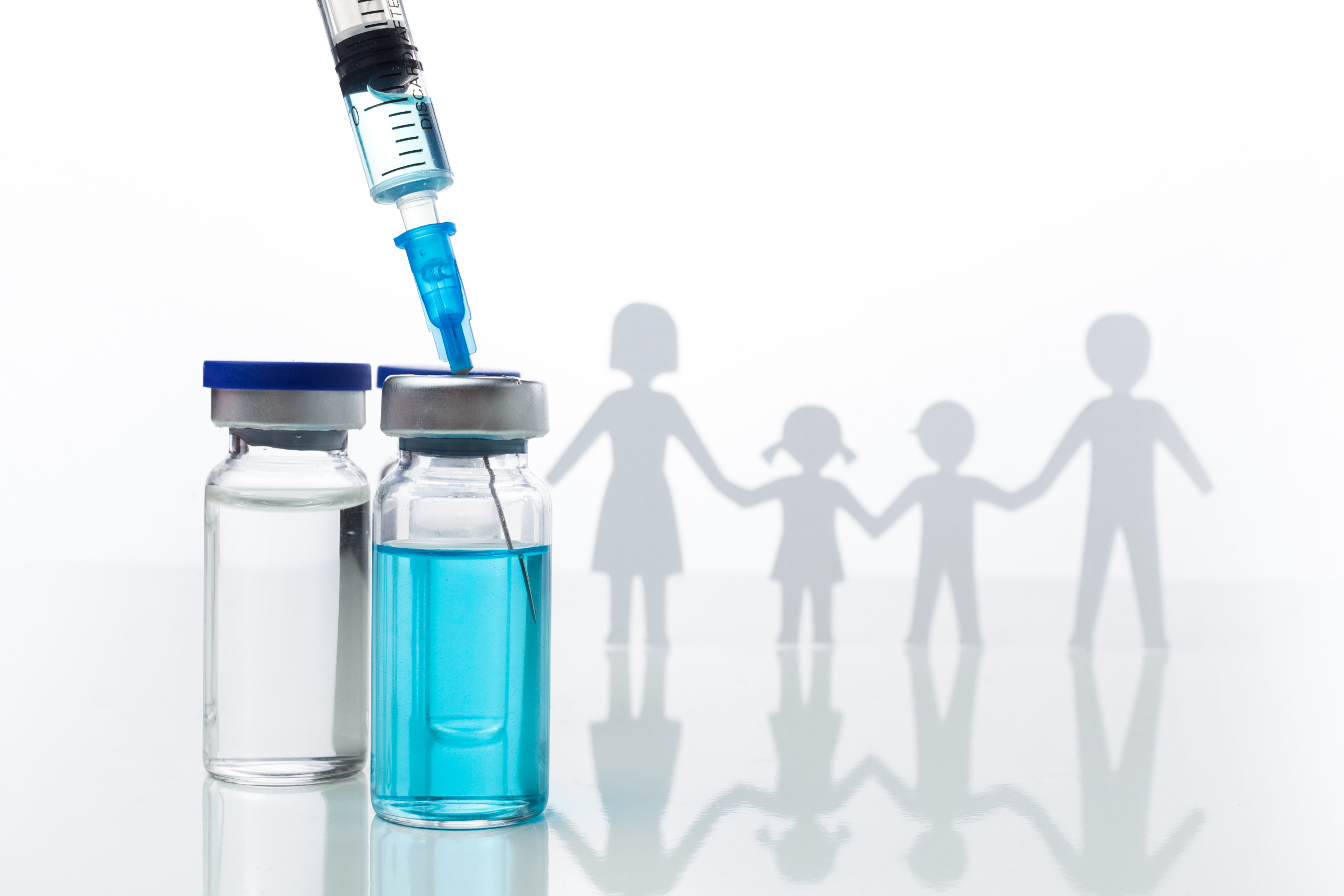 En Israël, la vaccination des parents a permis de réduire à la fois le taux d'infection par le SRAS-CoV-2 et la transmission au sein du foyer (Visuel Adobe Stock 269873543) En Israël, la vaccination des parents a permis de réduire à la fois le taux d'infection par le SRAS-CoV-2 et la transmission au sein du foyer (Visuel Adobe Stock 269873543)