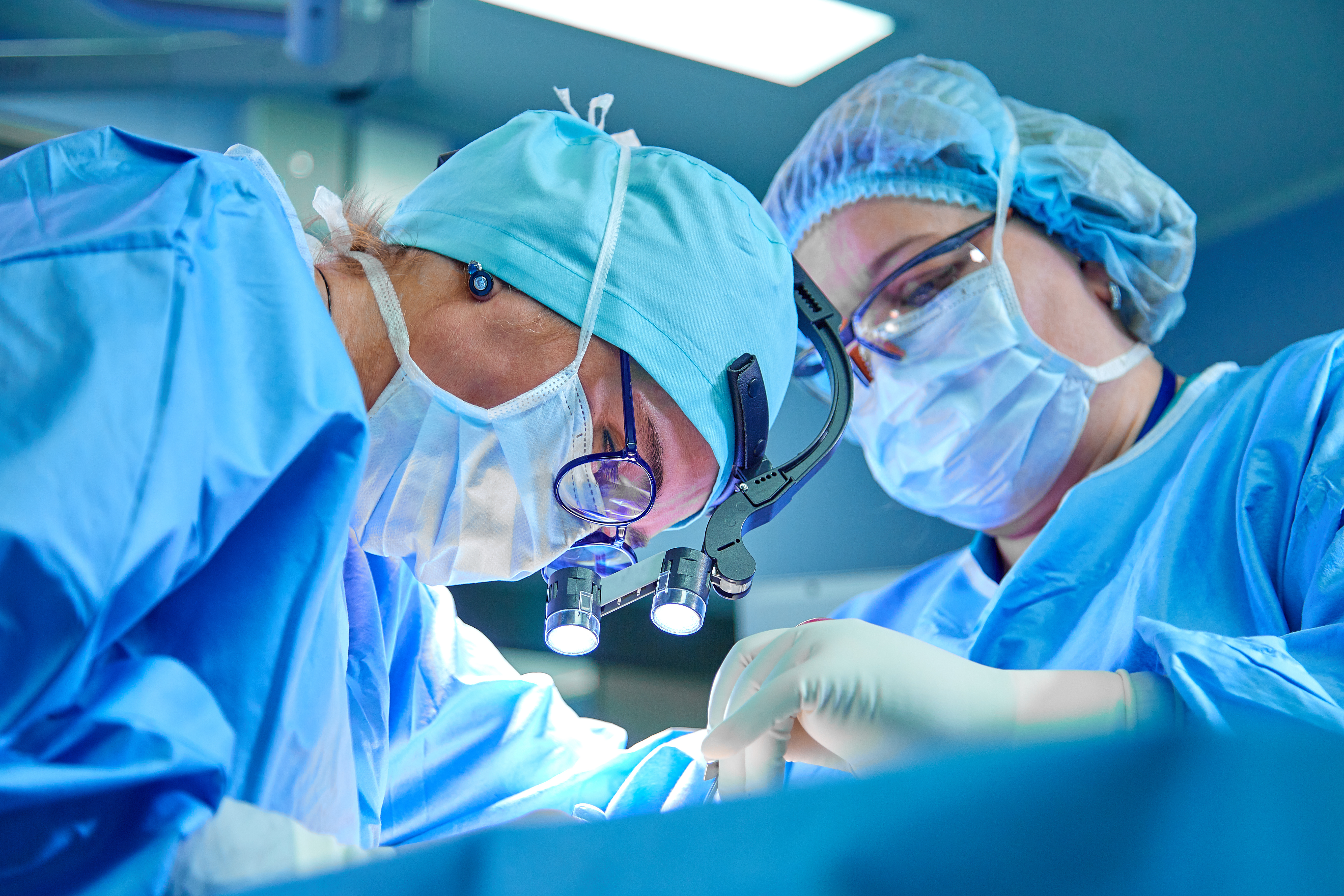 Les patients qui souffrent d'hypotension artérielle pendant une chirurgie présentent un risque accru de délire postopératoire (Visuel Adobe Stock 276021384)