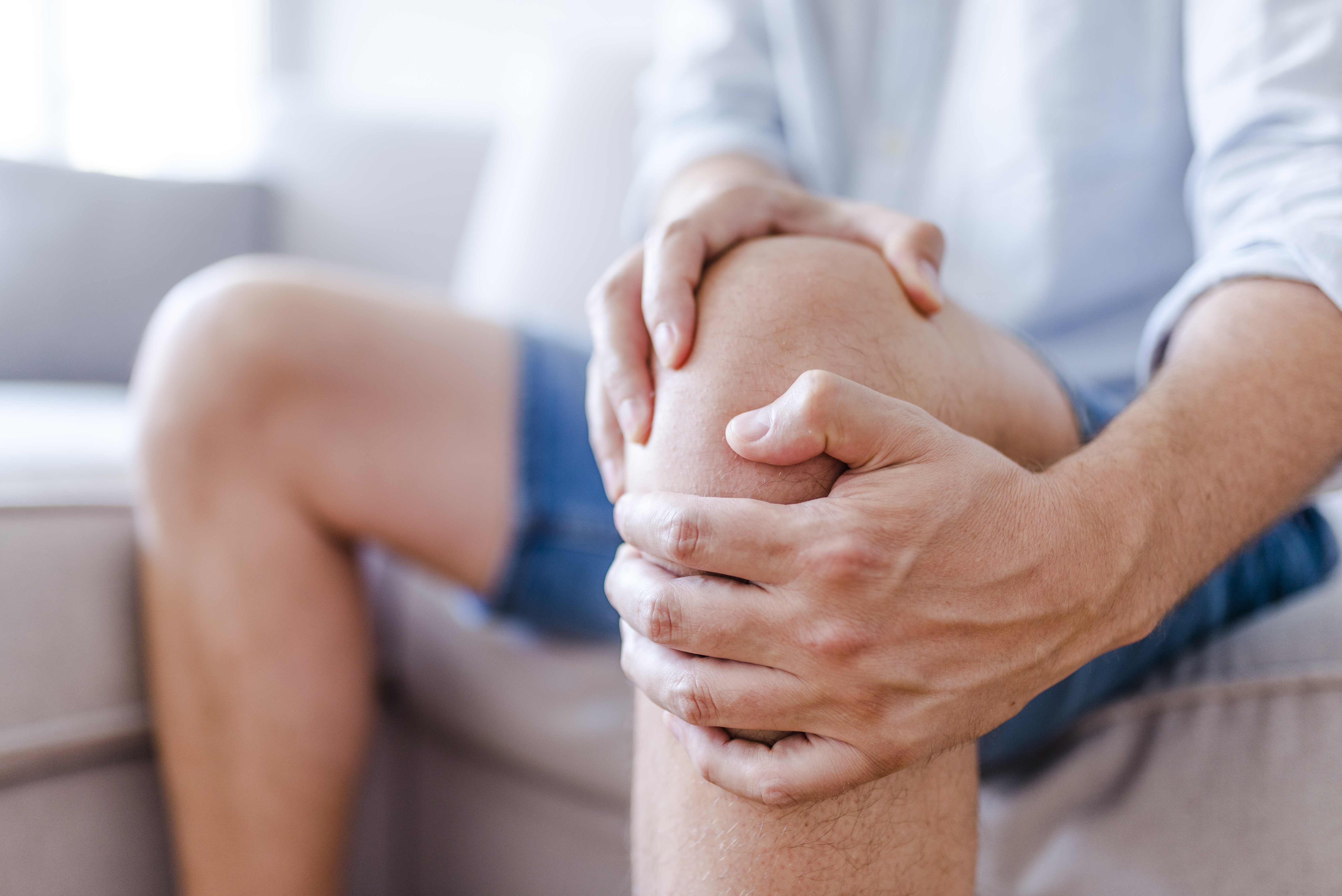 Conçu à partir de cellules souches embryonnaires, ce bio-implant révolutionnaire et « prêt à l'emploi » a la capacité de prévenir comme de guérir lésions articulaires. Plus besoin d'arthroplastie (Visuel Adobe Stock 303316204) Conçu à partir de cellules souches embryonnaires, ce bio-implant révolutionnaire et « prêt à l'emploi » a la capacité de prévenir comme de guérir lésions articulaires. Plus besoin d'arthroplastie (Visuel Adobe Stock 303316204)