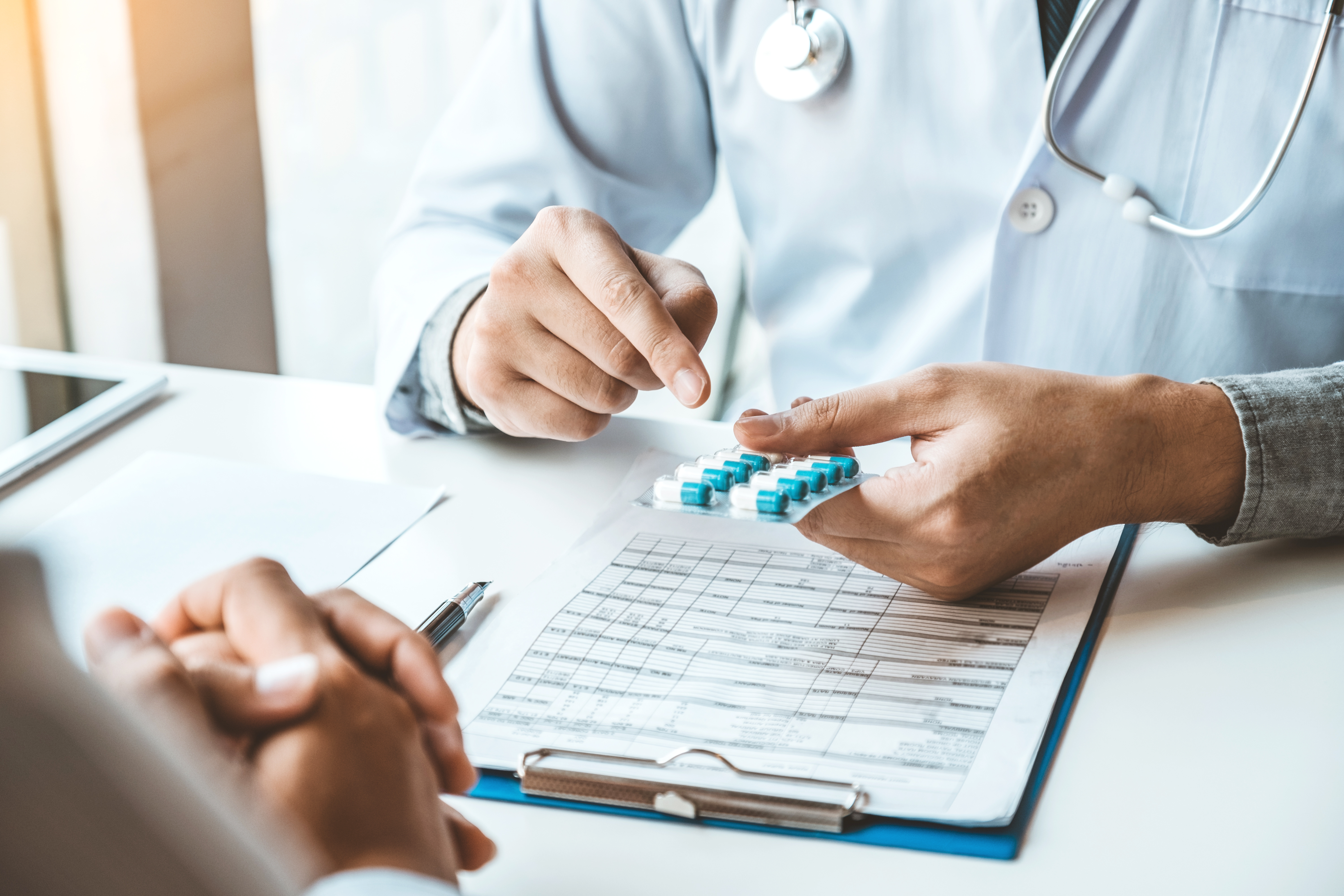 Cet antidépresseur qui pourrait prévenir le développement d’une forme sévère de la maladie COVID-19, c’est la fluvoxamine, un un inhibiteur sélectif de la recapture de la sérotonine (Visuel Adobe Stock 306823354) Cet antidépresseur qui pourrait prévenir le développement d’une forme sévère de la maladie COVID-19, c’est la fluvoxamine, un un inhibiteur sélectif de la recapture de la sérotonine (Visuel Adobe Stock 306823354)