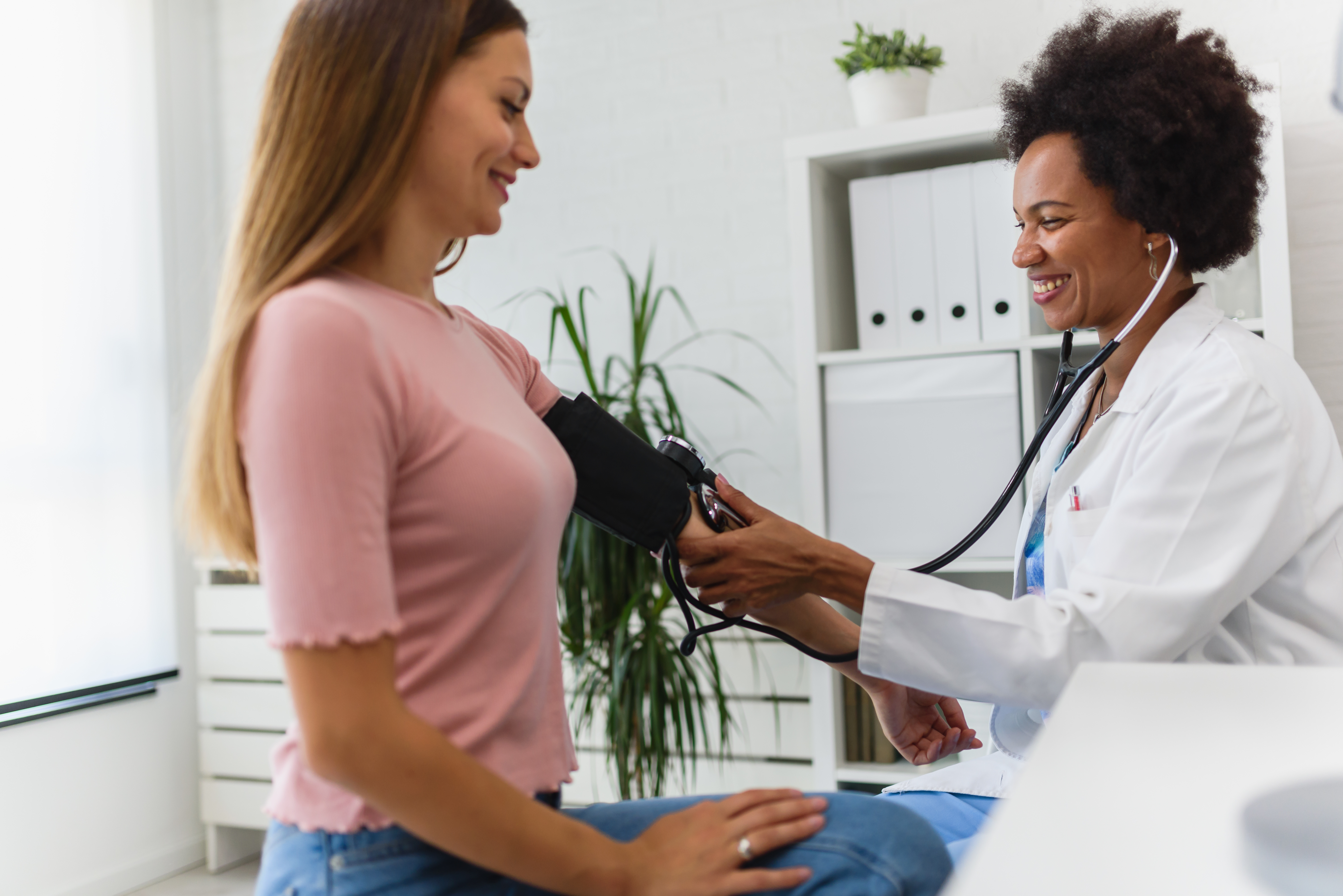 Être suivi et traité par une femme médecin est associé à un risque moindre de décès (Visuel Adobe Stock 308962824)