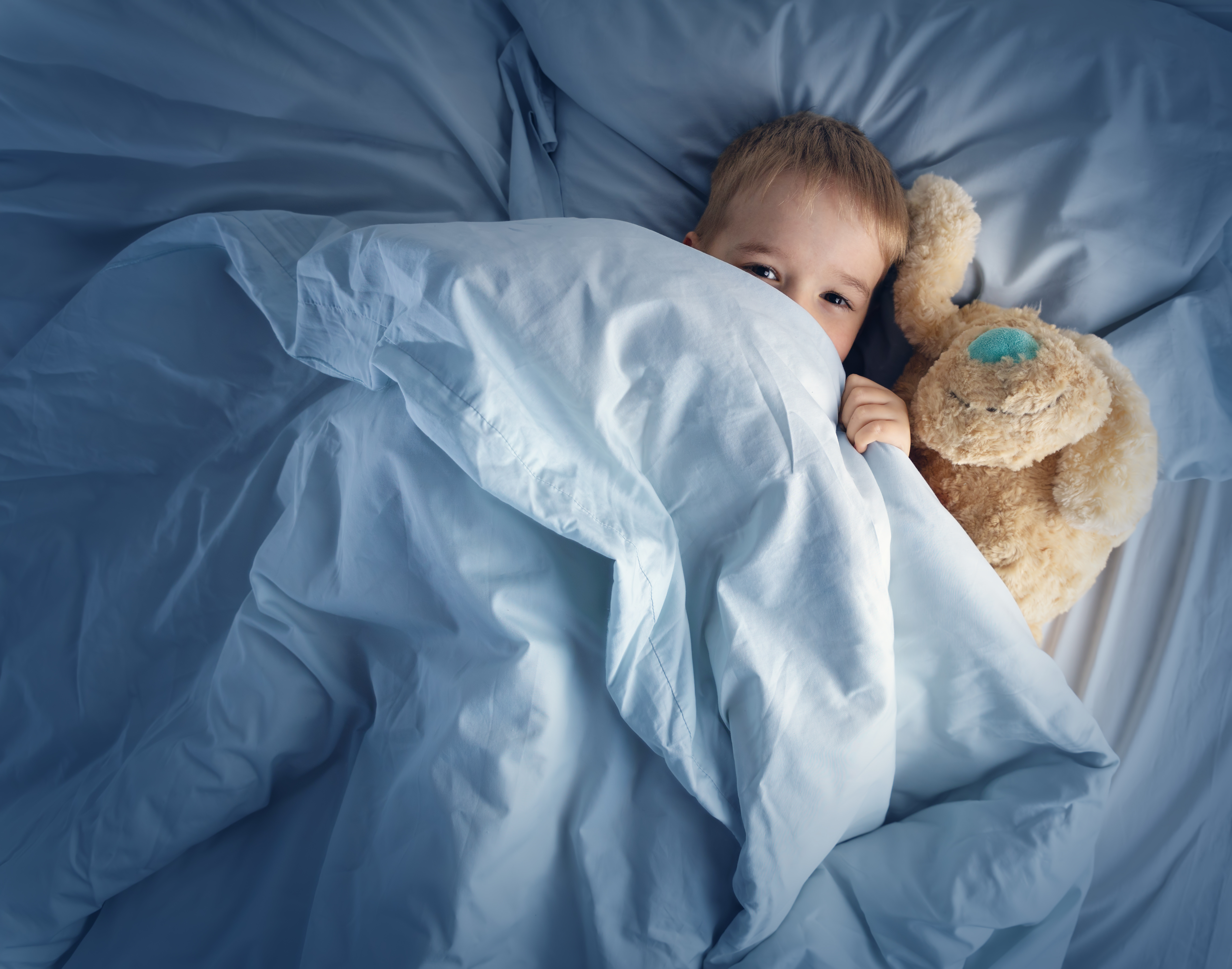 Les troubles du sommeil, chez les parents et chez leurs enfants, sont un facteur majeur de stress parental (Visuel Adobe Stock 318666165)