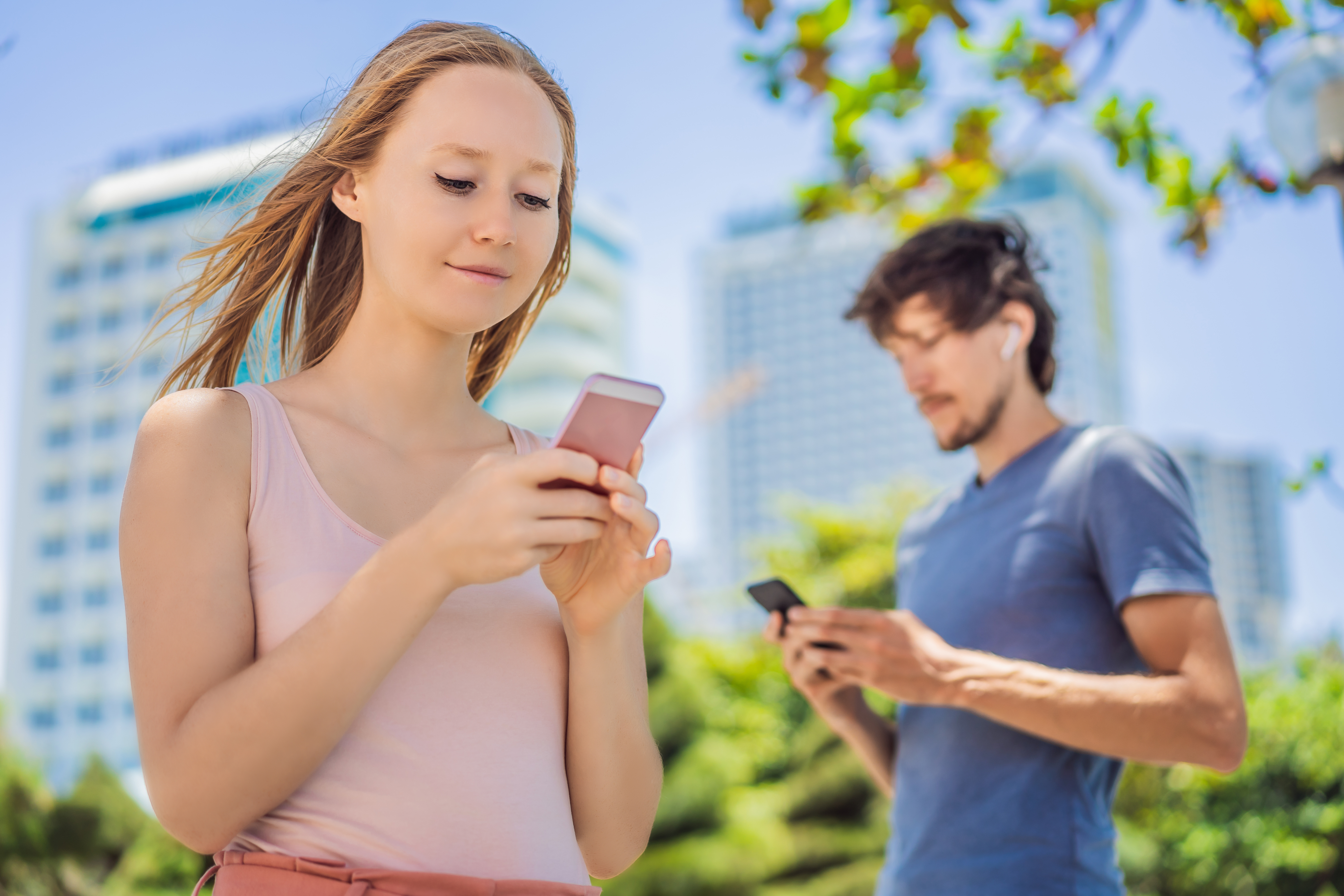 Au-delà de 30 minutes ou plus de dialogue au téléphone par semaine, le risque d'hypertension artérielle augmente de 12 % par rapport à moins de 30 minutes (Visuel Adobe Stock 351135926) Au-delà de 30 minutes ou plus de dialogue au téléphone par semaine, le risque d'hypertension artérielle augmente de 12 % par rapport à moins de 30 minutes (Visuel Adobe Stock 351135926)