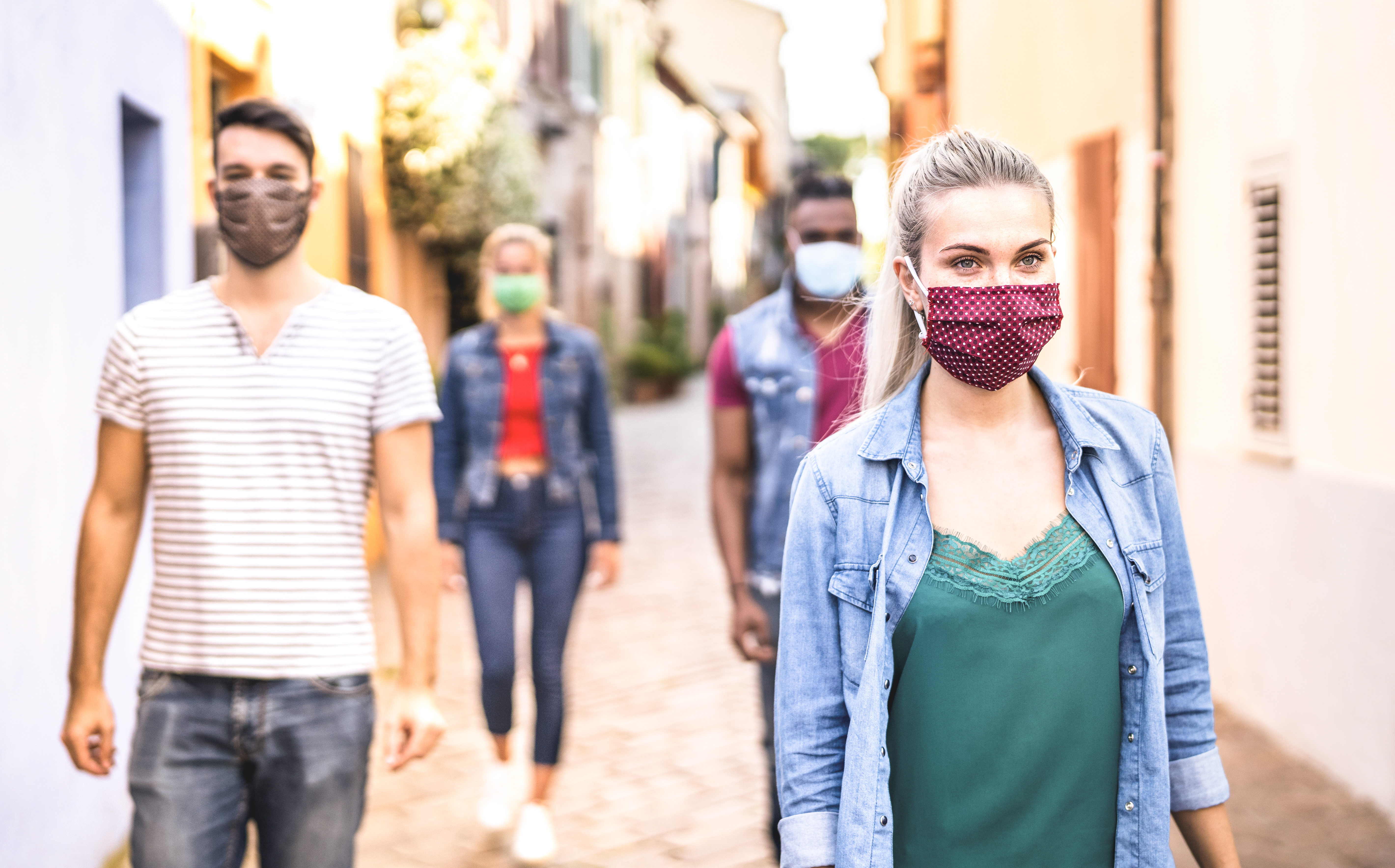 Le port du masque, la distanciation sociale et les tests de routine, 3 mesures qui combinées permettraient de prévenir 96% des infections possibles (Visuel Adobe Stock 357256537) Le port du masque, la distanciation sociale et les tests de routine, 3 mesures qui combinées permettraient de prévenir 96% des infections possibles (Visuel Adobe Stock 357256537)