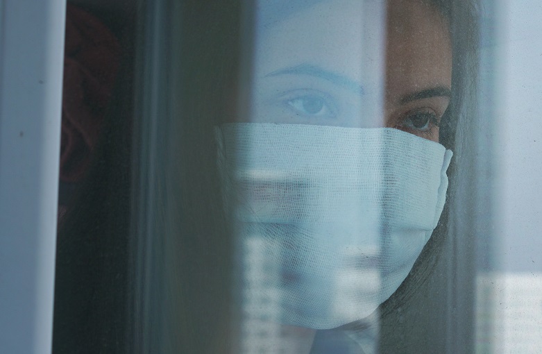 3 parents sur 4 s’inquiètent de l’effet négatif du COVID sur les interactions sociales de leur adolescent (Visuel Adobe stock 375065941)