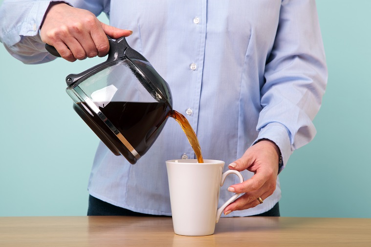 La consommation de café peut être liée à une augmentation du cholestérol total et du «mauvais» cholestérol LDL avec un risque de conséquences néfastes sur la santé cardiaque. 