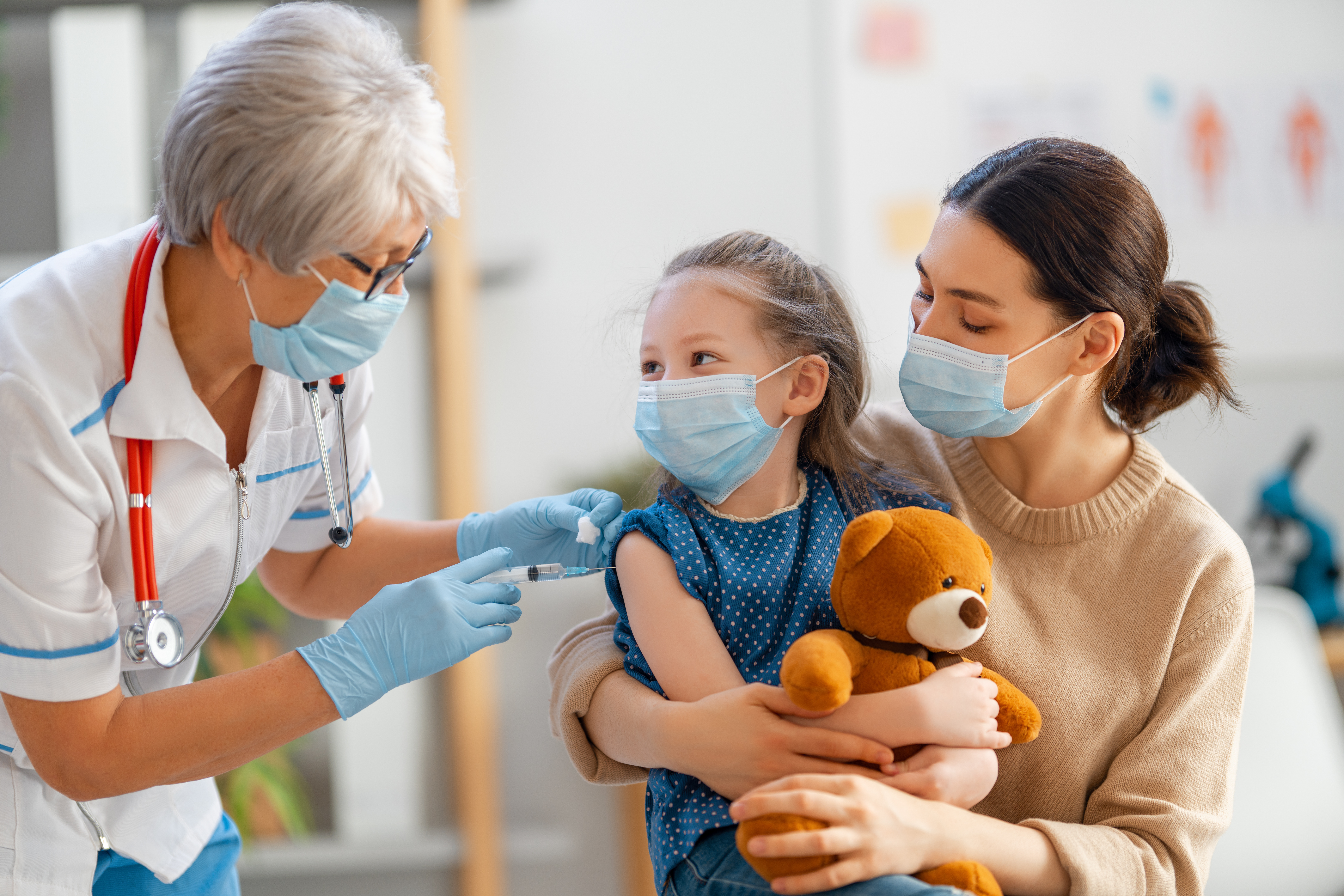 C’est l’une des conditions d’une couverture vaccinale suffisante : réduire la peur de l’aiguille et de la piqûre chez les enfants (Visuel Adobe Stock 404794325)