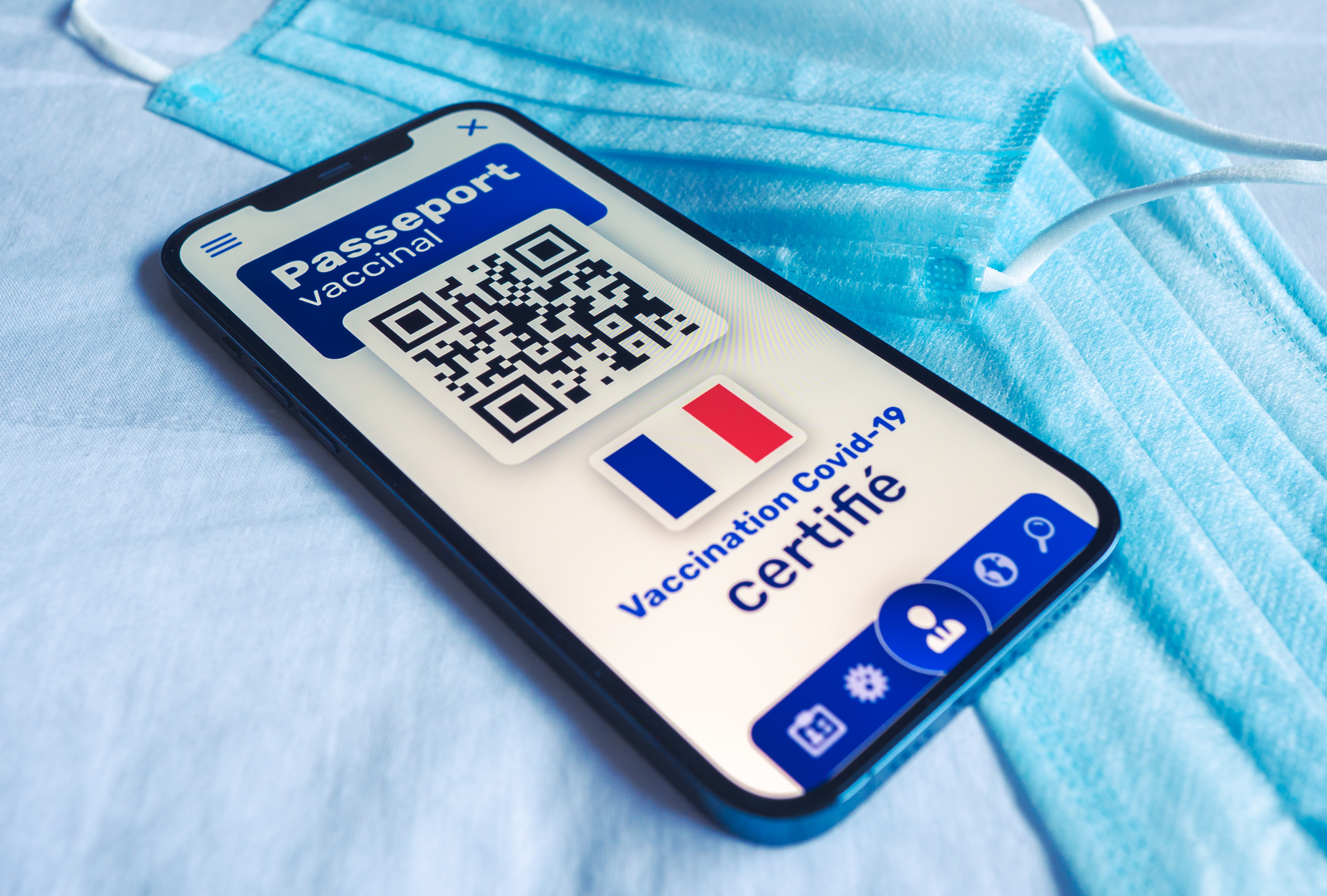 Actuellement évoqué par la Commission européenne, juridiquement contesté, le passeport vaccinal numérique attestant d'une vaccination contre le COVID-19 pourrait, quelle que soit la décision de l’UE, être prochainement requis dans de nombreuses régions du globe (Visuel Adobe Stock 408394394) Actuellement évoqué par la Commission européenne, juridiquement contesté, le passeport vaccinal numérique attestant d'une vaccination contre le COVID-19 pourrait, quelle que soit la décision de l’UE, être prochainement requis dans de nombreuses régions du globe (Visuel Adobe Stock 408394394)