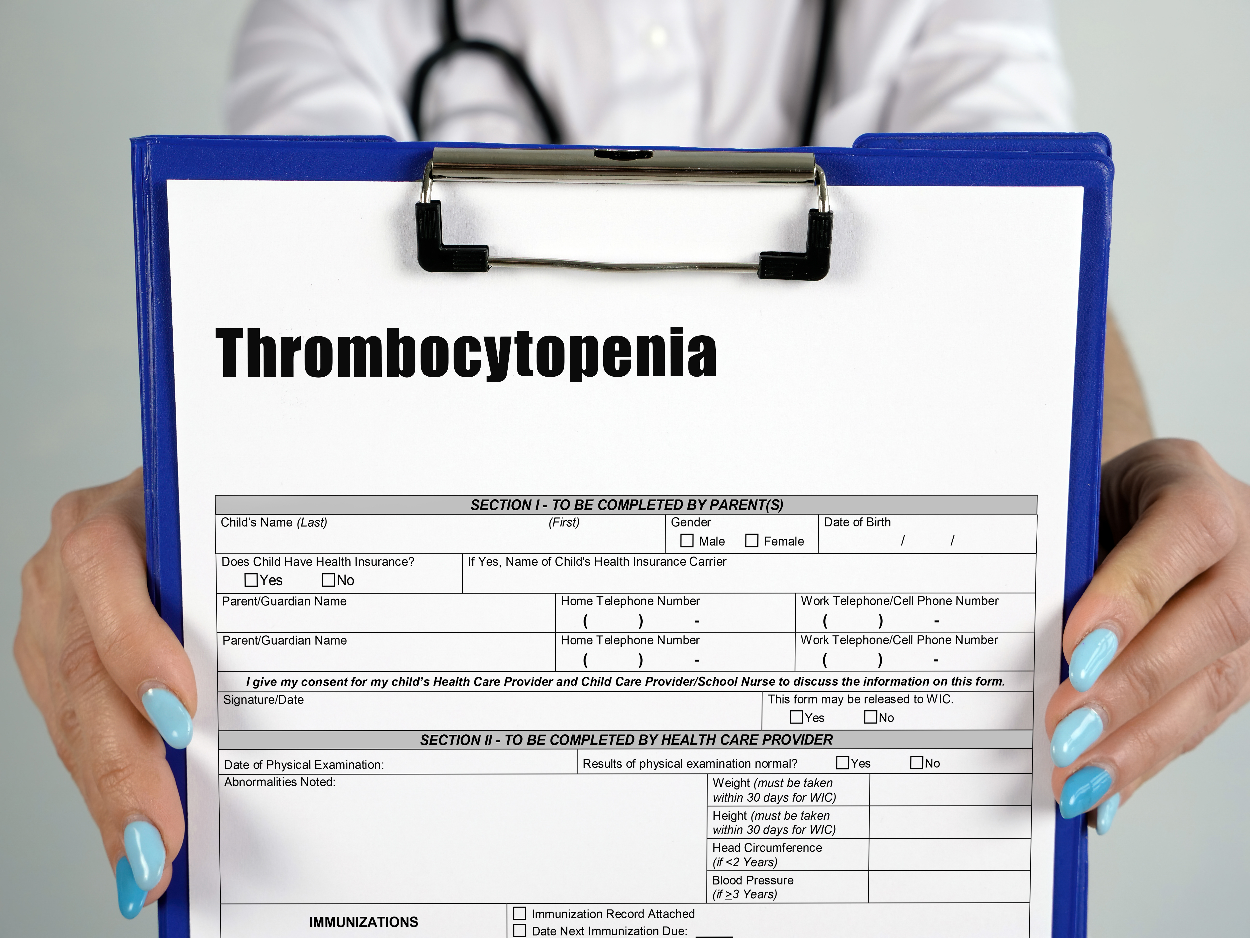 Une légère augmentation du risque de thrombose post-vaccination ou l’effet VITT (vaccine-induced immune thrombotic thrombocytopenia) a déjà été documenté après la vaccination contre le COVID-19 (Visuel Adobe Stock 430306183)