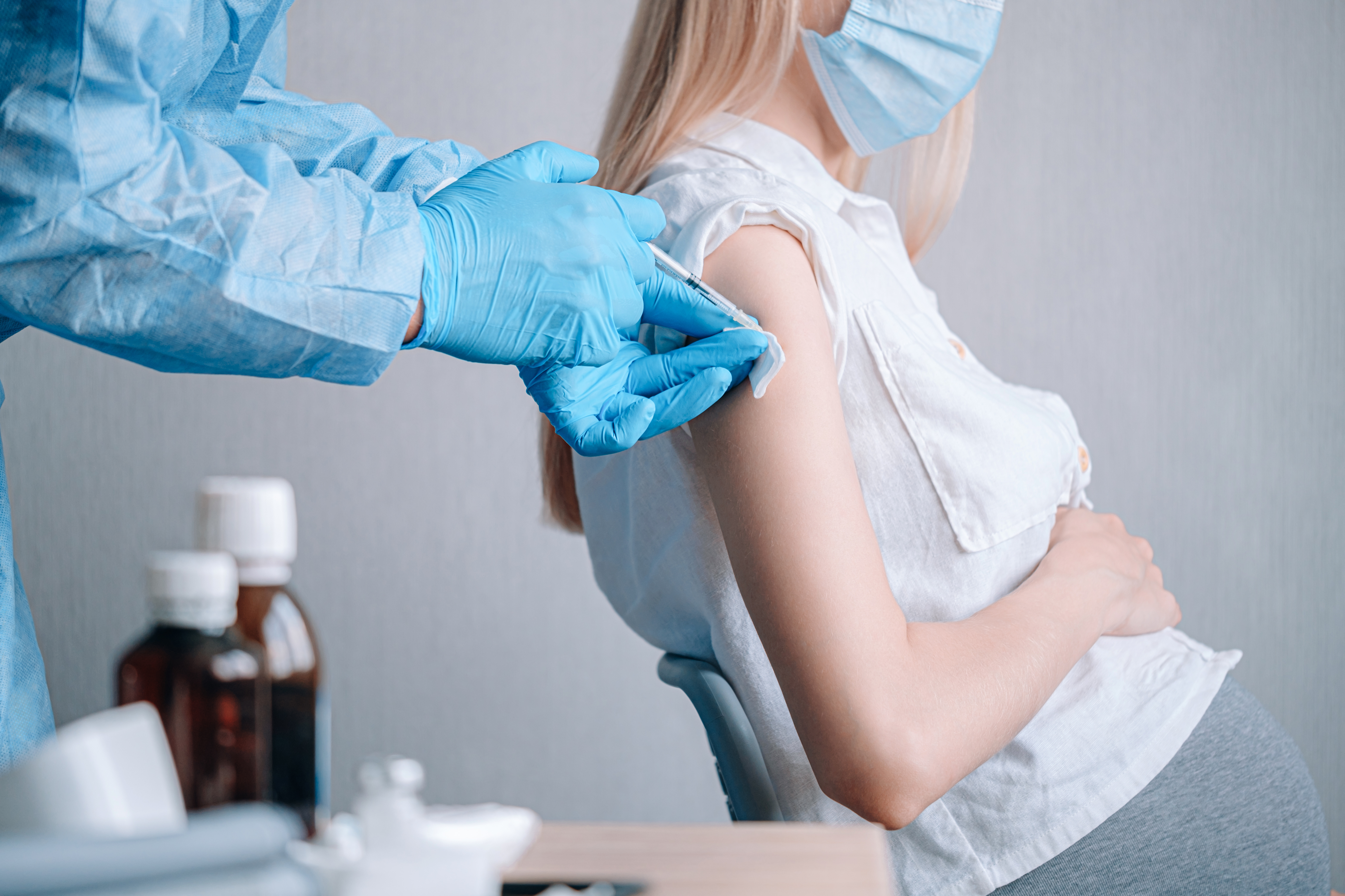 Ce bilan réactualisé des risques associés à une infection COVID-19 pendant la grossesse confirme en fin de compte la nécessité, pour les femmes en âge de concevoir, de se faire vacciner (Visuel Adobe Stock 454969354) Ce bilan réactualisé des risques associés à une infection COVID-19 pendant la grossesse confirme en fin de compte la nécessité, pour les femmes en âge de concevoir, de se faire vacciner (Visuel Adobe Stock 454969354)