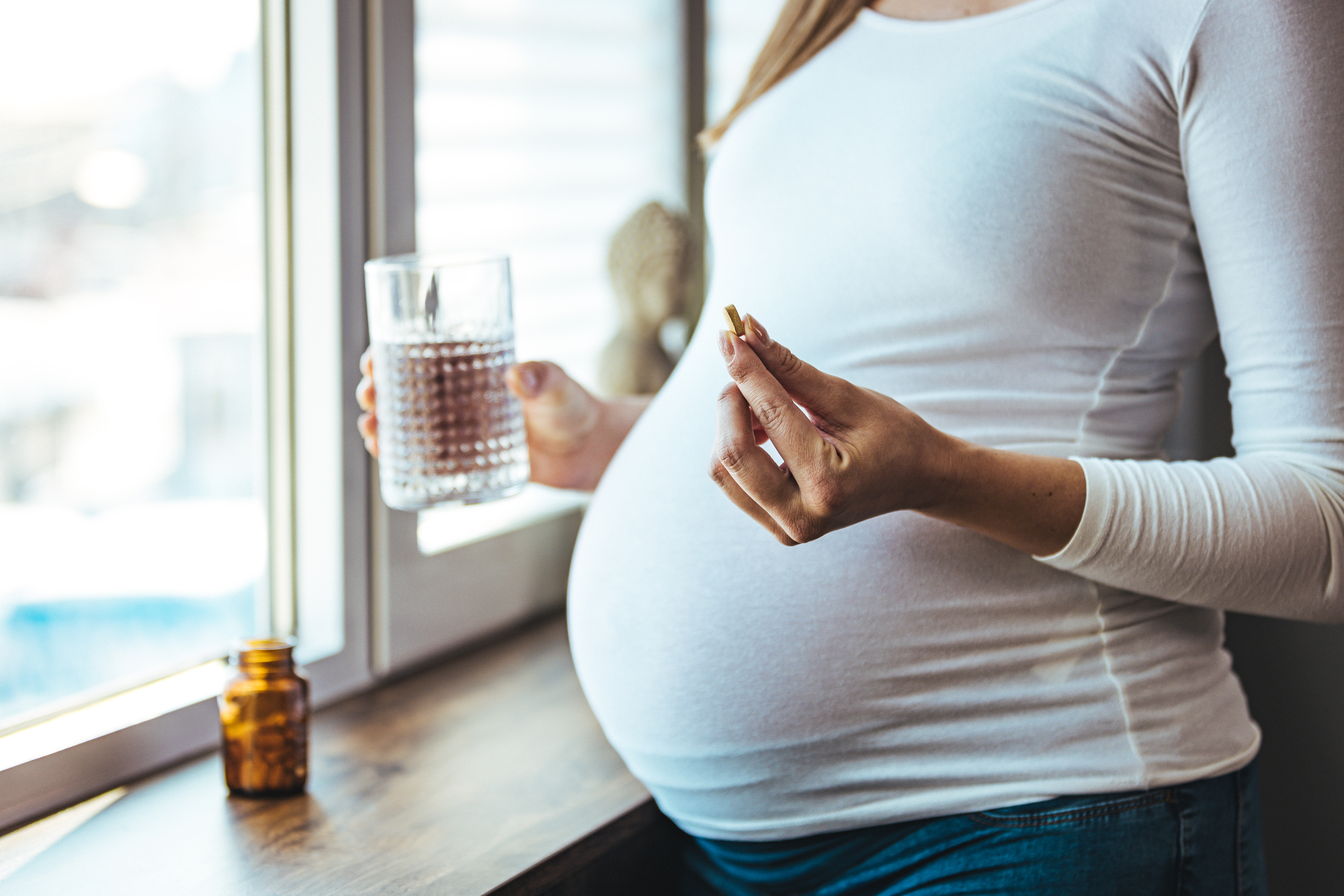 Certains nutriments peuvent-ils protéger contre les effets de l'exposition du fœtus à l'alcool et du syndrome d’alcoolisation fœtale ? (Visuel Adobe Stock 484189038)