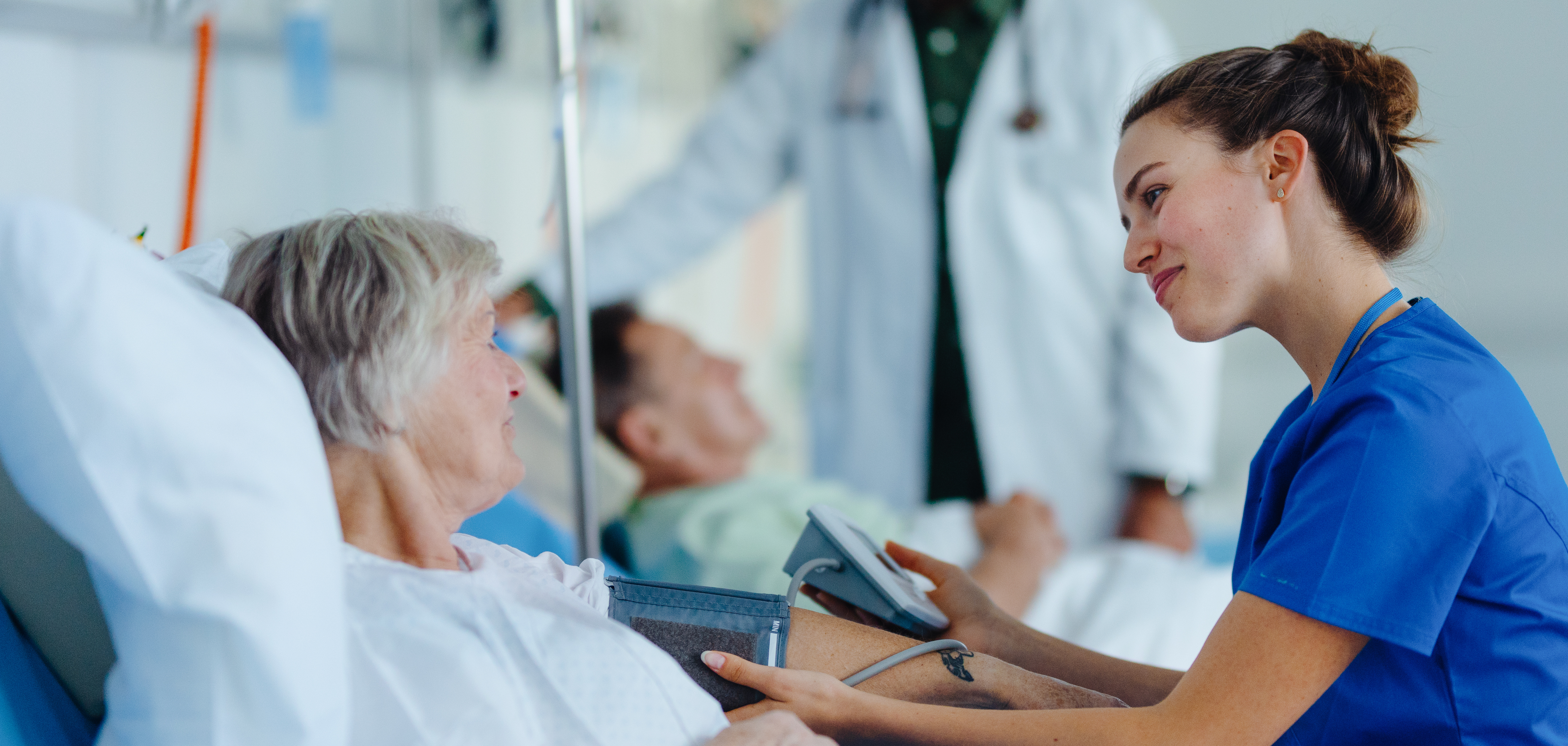 Moins bien suivies sur le plan cardiaque, moins diagnostiquées en raison de symptômes différents, moins traitées et moins observantes du traitement en cas de crise cardiaque, les femmes restent plus susceptibles d'en mourir que les hommes (Visuel Adobe Stock 571603079) Moins bien suivies sur le plan cardiaque, moins diagnostiquées en raison de symptômes différents, moins traitées et moins observantes du traitement en cas de crise cardiaque, les femmes restent plus susceptibles d'en mourir que les hommes (Visuel Adobe Stock 571603079)