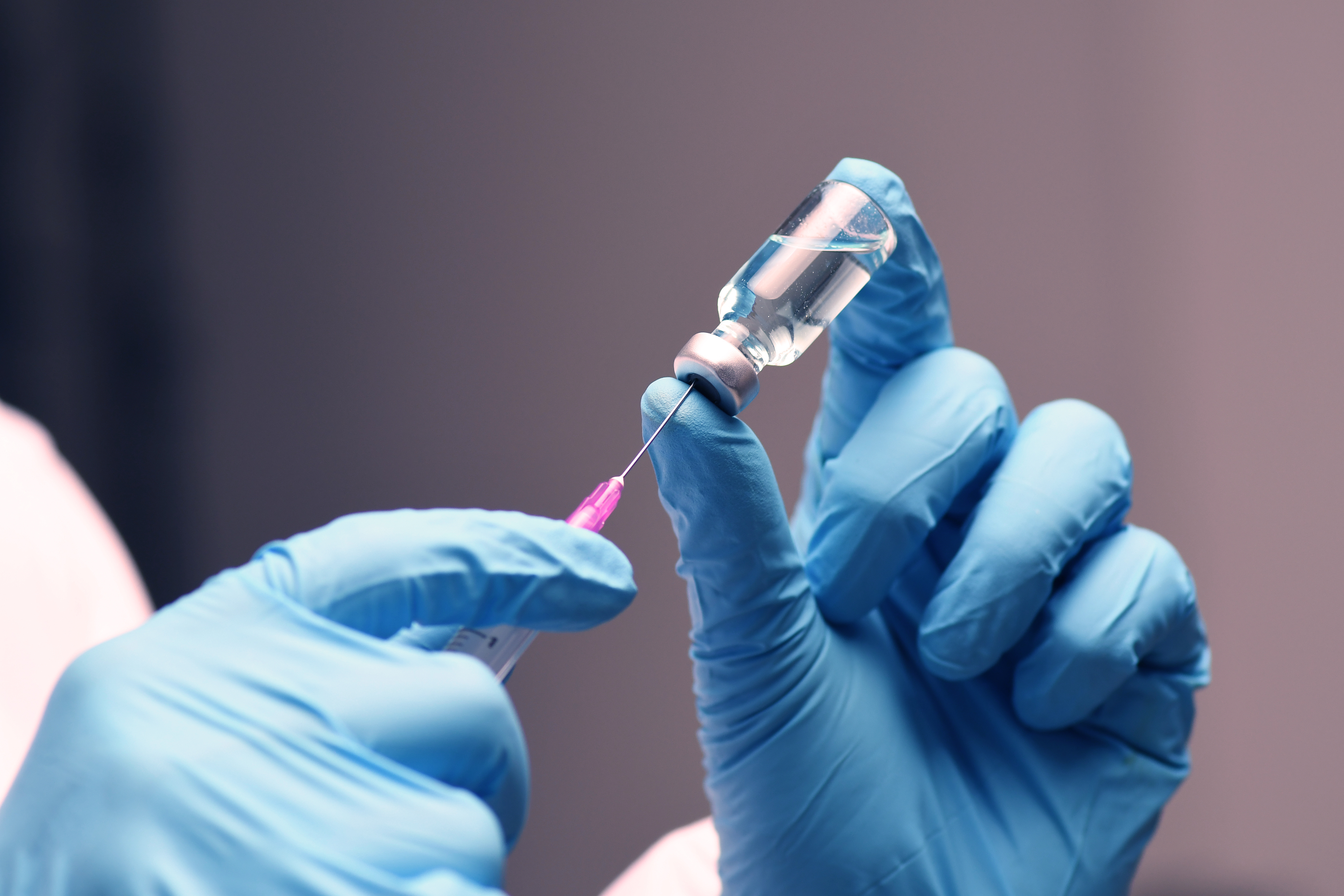 Une dose nasale unique d&rsquo;un adjuvant vaccinal, le K3-SPG, stimule l&rsquo;immunit&eacute; inn&eacute;e et prot&egrave;ge contre la grippe et le SARS-CoV-2 pendant plusieurs semaines (Visuel Adobe Stock 618182265)