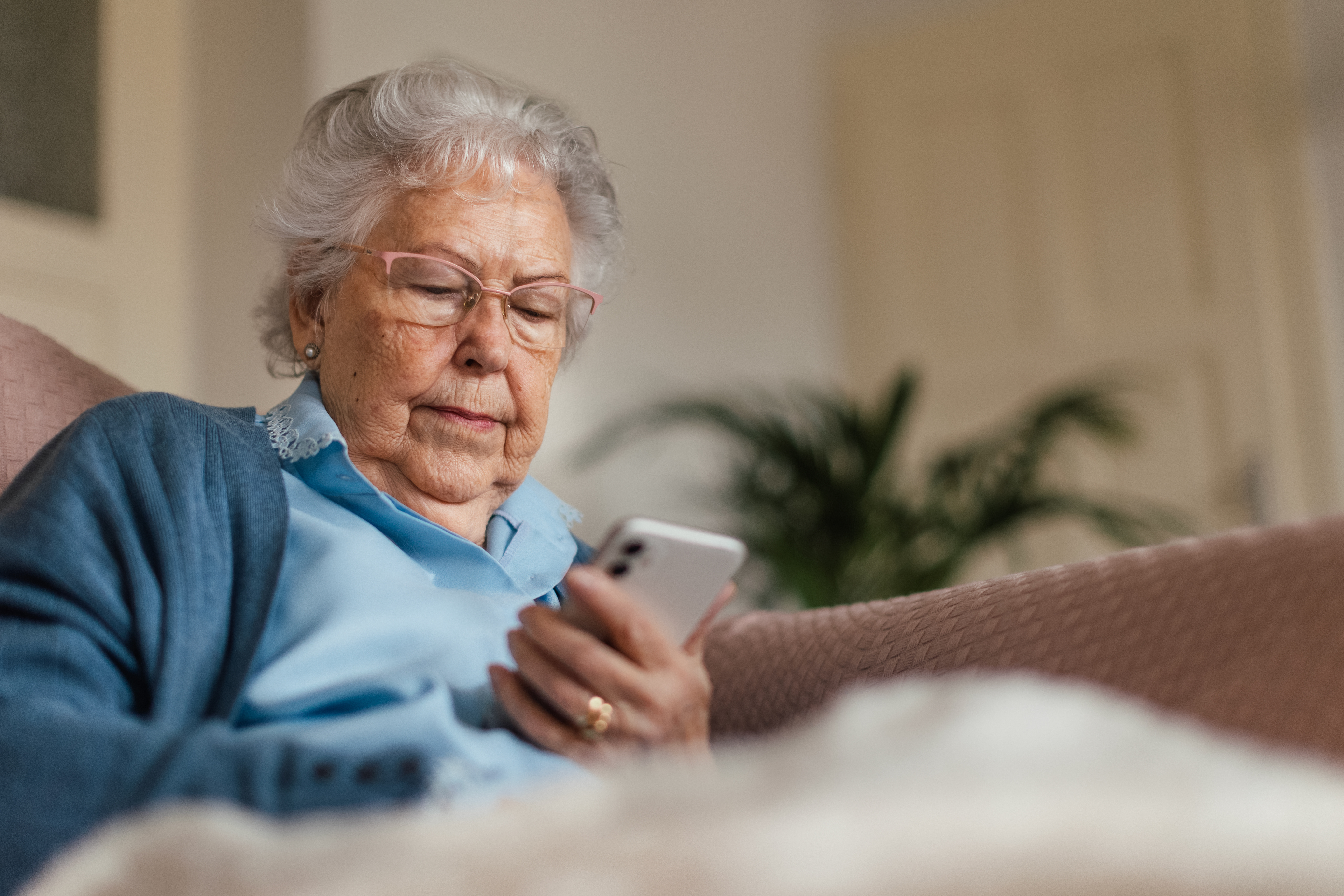 On sait que la solitude est un fléau pour la santé, l’Organisation Mondiale de la Santé (OMS) vient de déclarer la solitude comme un « problème de santé mondial » (Visuel Adobe Stock 637395692)