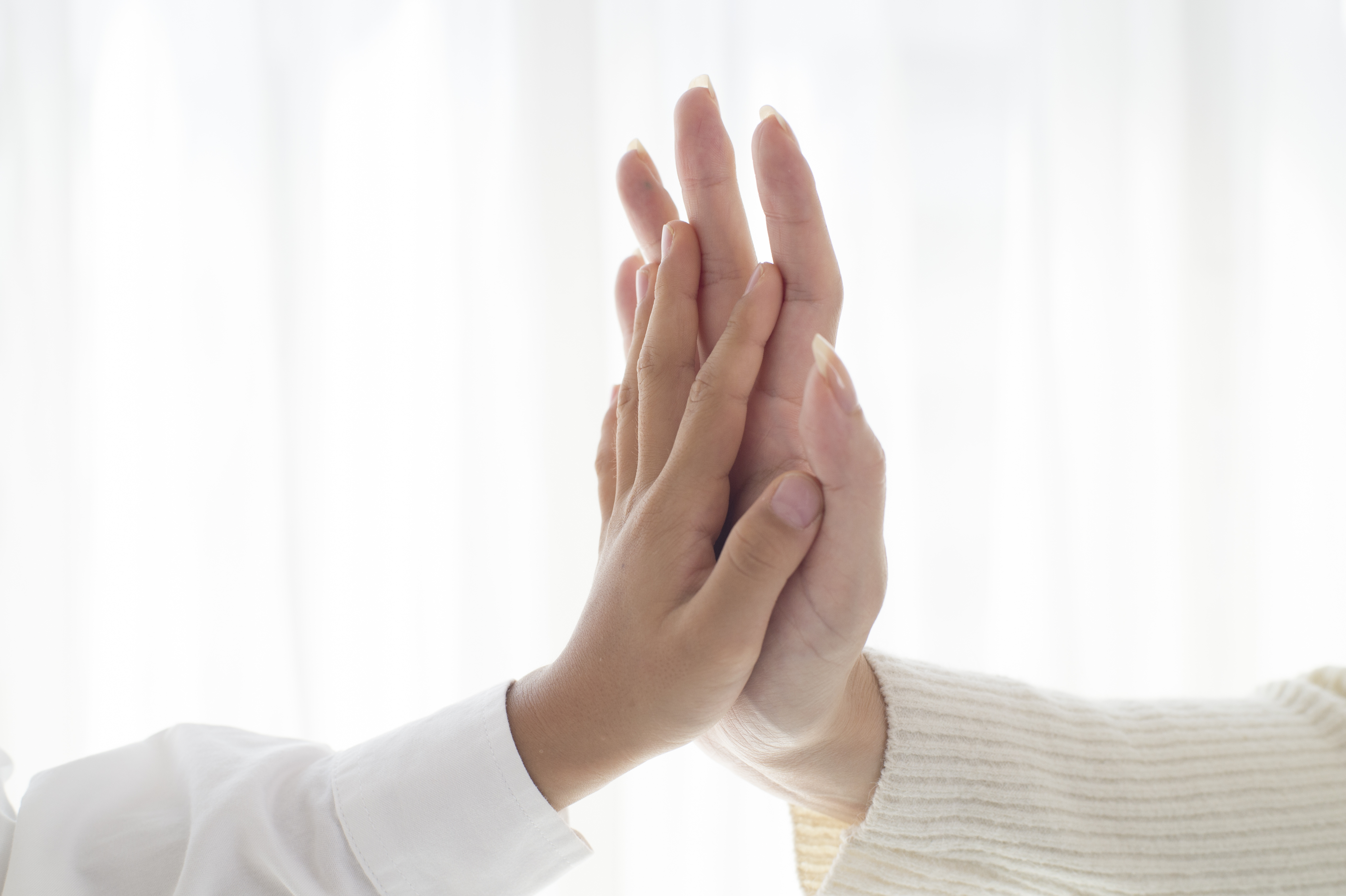 Jusqu'à présent, les ingénieurs sont parvenus à développer des peaux artificielles qui détectent le mouvement ou le contact, et des peaux artificielles qui détectent la température. Mais pas les deux à la fois (Visuel Adobe Stock 71934103) Jusqu'à présent, les ingénieurs sont parvenus à développer des peaux artificielles qui détectent le mouvement ou le contact, et des peaux artificielles qui détectent la température. Mais pas les deux à la fois (Visuel Adobe Stock 71934103)