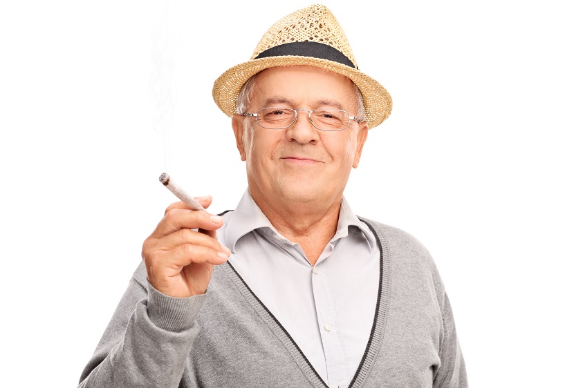 Les adultes de plus de 60 ans constituent le groupe d&eacute;mographique o&ugrave; la consommation de cannabis progresse le plus rapidement (Visuel Adobe Stock 92502349)