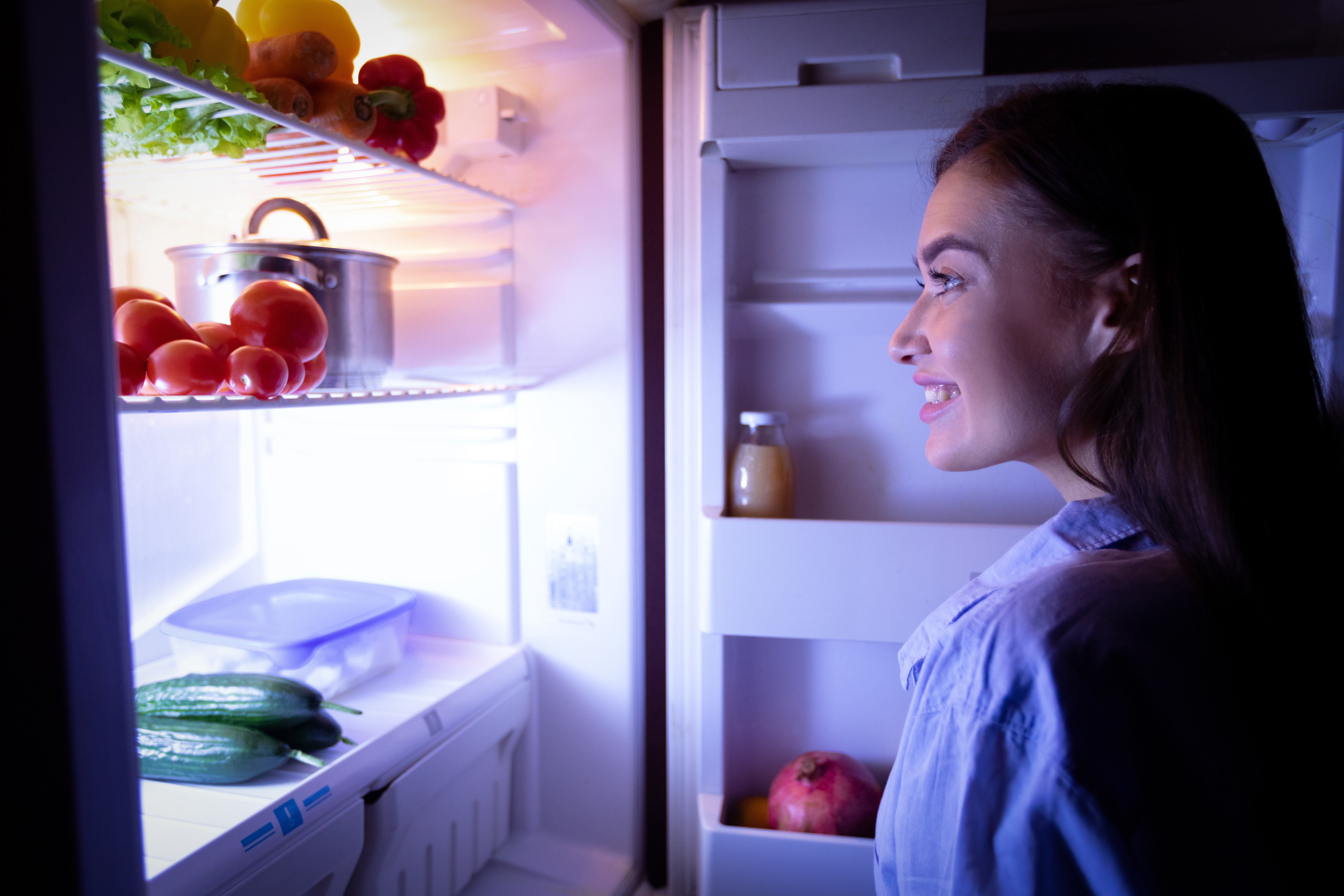 Une collation la nuit, une fausse bonne idée pour réduire la glycémie post-petit déjeuner ? (Visuel AdobeStock_322556703)