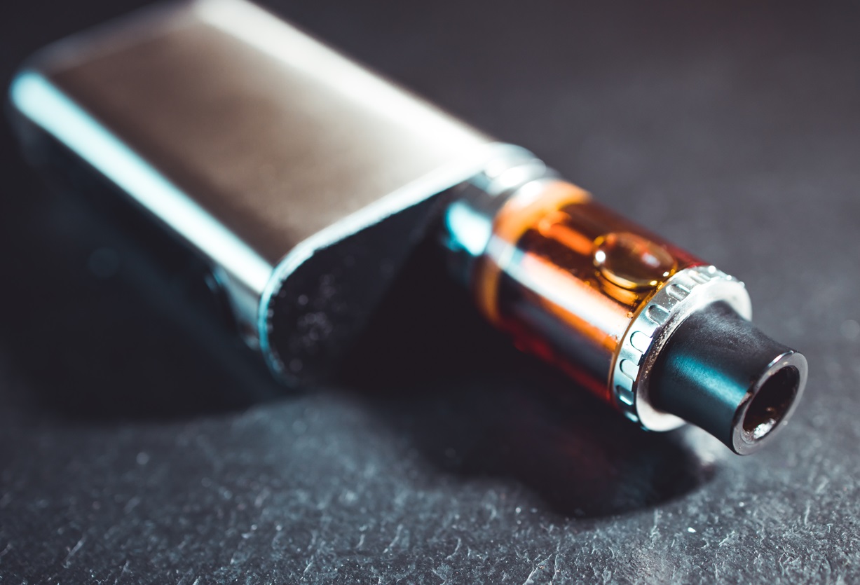 La question de la régulation des cigarettes électroniques fait l’objet de nombreux débats (Visuel Rocketlinks@Adobe Stock - Tom Eversley)
