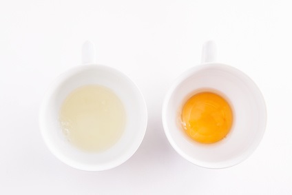 L'immunothérapie pour traiter l’allergie aux œufs peut permettre à certains patients de remanger des œufs en toute sécurité longtemps après le traitement L'immunothérapie pour traiter l’allergie aux œufs peut permettre à certains patients de remanger des œufs en toute sécurité longtemps après le traitement
