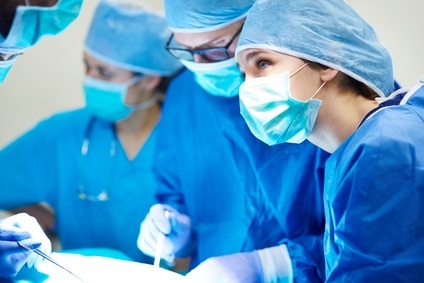 En dépit des reports fréquents d’interventions sur des patients atteints d’obésité, la perte de poids n’entraîne dans ce cas de figure aucun effet particulier. En dépit des reports fréquents d’interventions sur des patients atteints d’obésité, la perte de poids n’entraîne dans ce cas de figure aucun effet particulier.