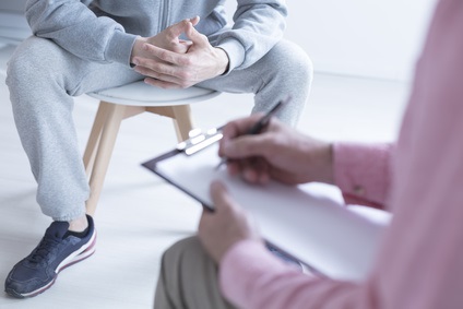 Suivre l’humeur du patient pour administrer la stimulation électrique au « bon moment » est une technologie prometteuse qui va permettre le développement de thérapies personnalisées Suivre l’humeur du patient pour administrer la stimulation électrique au « bon moment » est une technologie prometteuse qui va permettre le développement de thérapies personnalisées