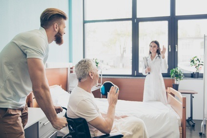2 groupes spécifiques d’usagers, les patients survivants d’AVC et leurs aidants naturels, qui déclarent ne pas avoir les compétences nécessaires pour accéder aux bons services de santé 2 groupes spécifiques d’usagers, les patients survivants d’AVC et leurs aidants naturels, qui déclarent ne pas avoir les compétences nécessaires pour accéder aux bons services de santé