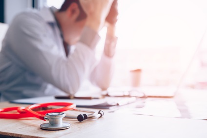 « l’épuisement est caractérisé par une fatigue excessive, un sentiment de démoralisation et une irritabilité accrue » (Visuel Fotolia 175888298) « l’épuisement est caractérisé par une fatigue excessive, un sentiment de démoralisation et une irritabilité accrue » (Visuel Fotolia 175888298)
