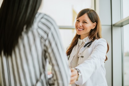 Comme l’empathie, l'état de gratitude pourrait exercer un effet tampon unique sur le stress psychologique aigu (Visuel Fotolia 177965230)