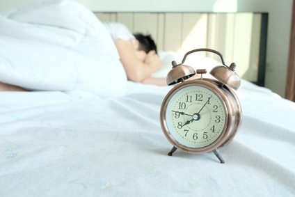 C’est un sommeil insuffisant de manière chronique, et non l’éveil prolongé, qui entraîne des troubles de la performance. 