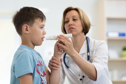 Ainsi, les enfants qui prennent du paracétamol au cours des 2 premières années de vie et porteurs de certains variants pourraient risquer davantage de souffrir d’asthme avant l’âge de 18 ans