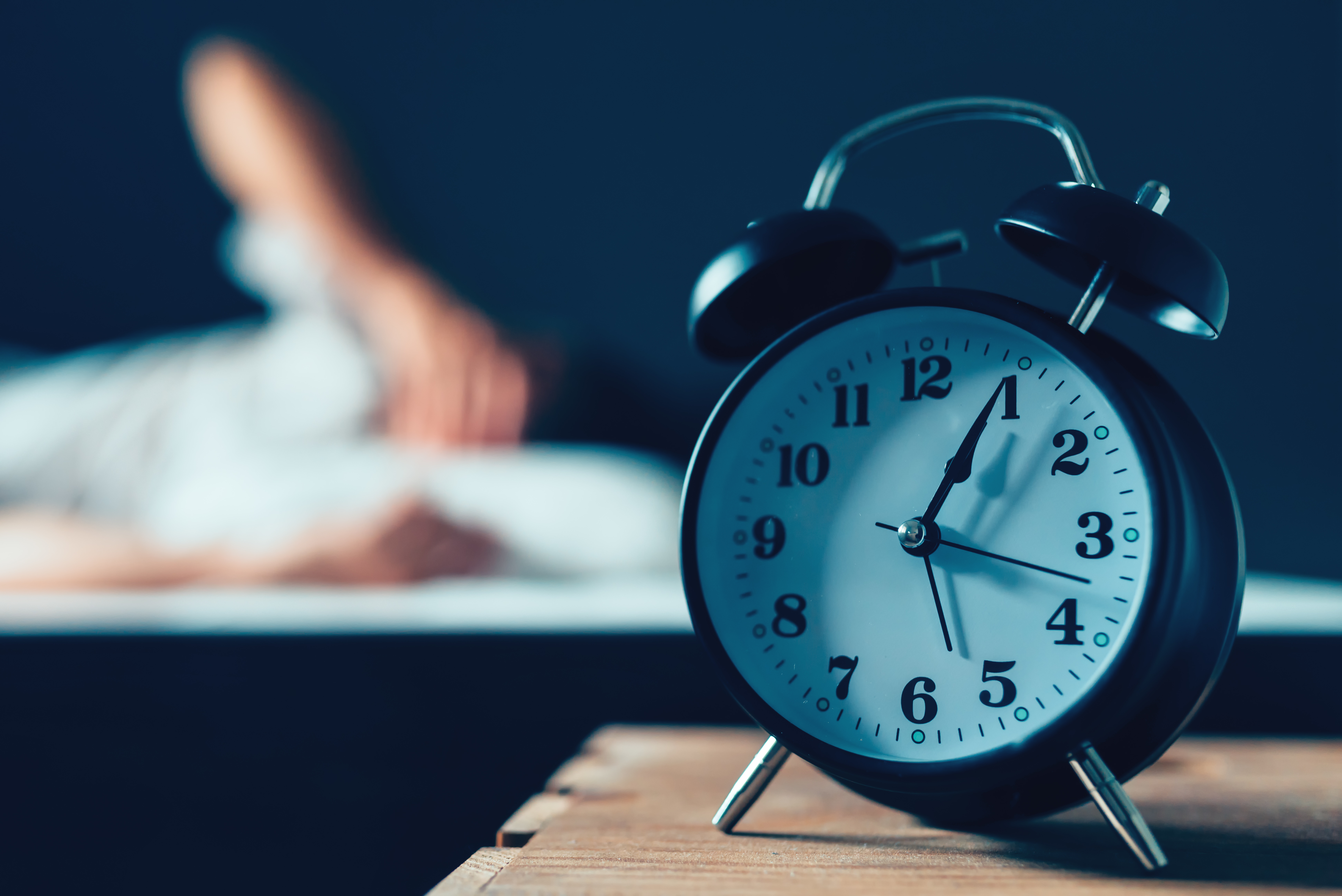 Cette étude corrèle les troubles du sommeil à mi-vie et un risque de déclin cognitif à l’âge de la retraite (Visuel Adobe stock 167694010). 