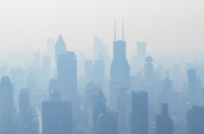 Un fardeau sanitaire et multimorbide trop négligé de la pollution atmosphérique (Visuel Photoholgic, Unsplash, CC0 (https://creativecommons.org/publicdomain/zero/1.0/)