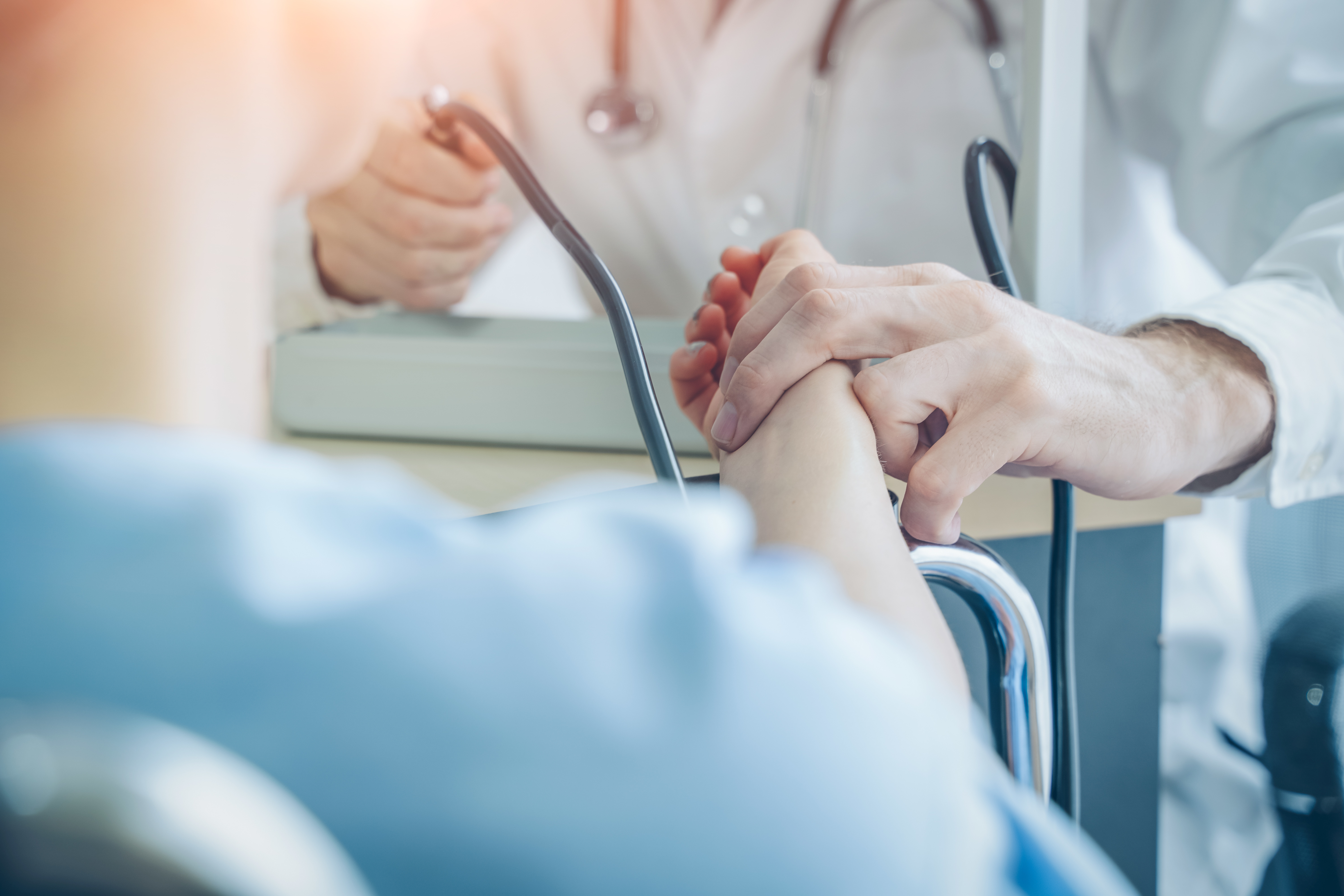 Un médicament de l’insuffisance cardiaque peut soulager certains symptômes du COVID long, dont le STOP ou une forme de tachycardie en position debout (Visuel Adobe Stock 328783667).