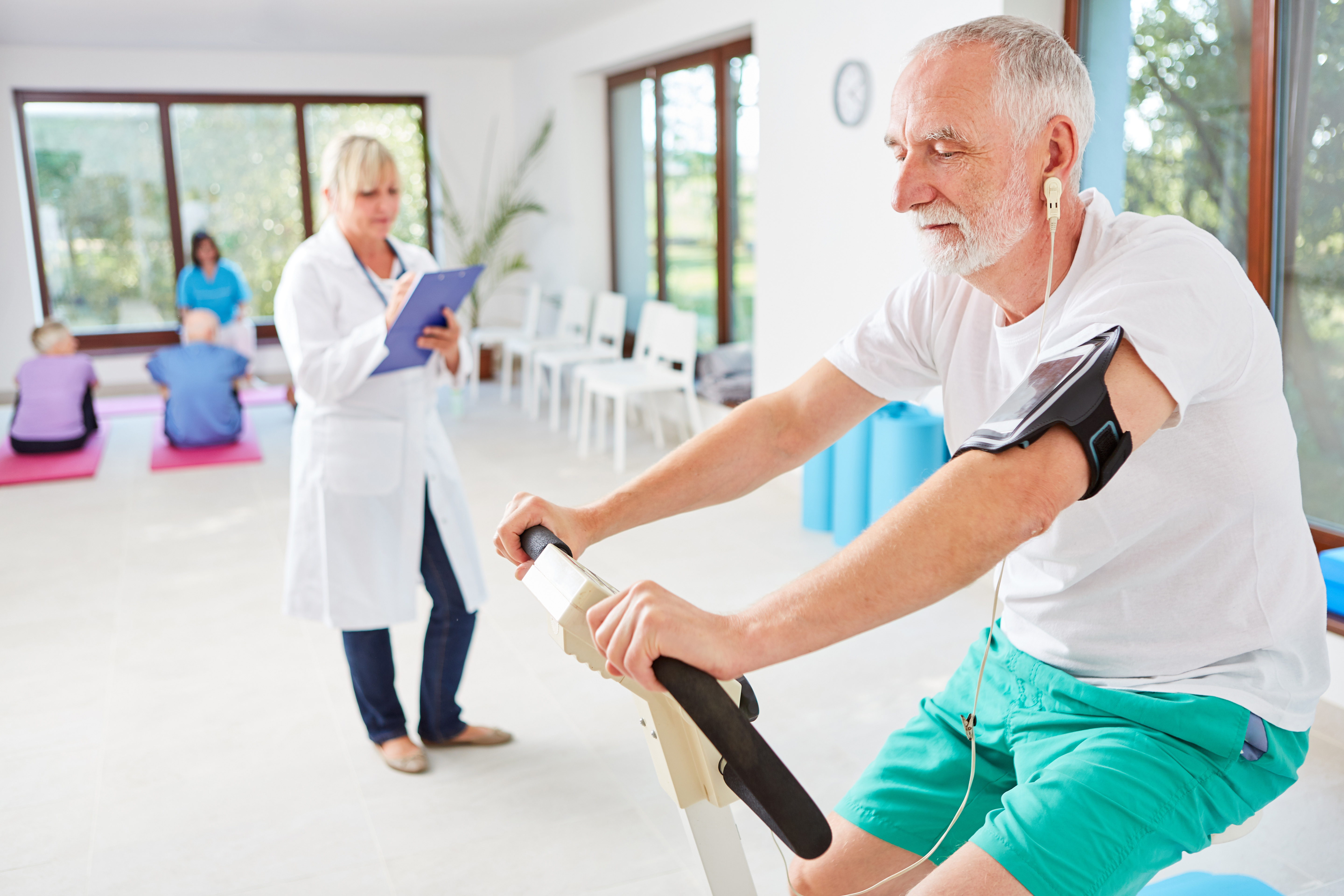 En améliorant la forme physique, l'exercice de réadaptation apporte des avantages à la fois physiques et mentaux et une meilleure qualité de vie perçue