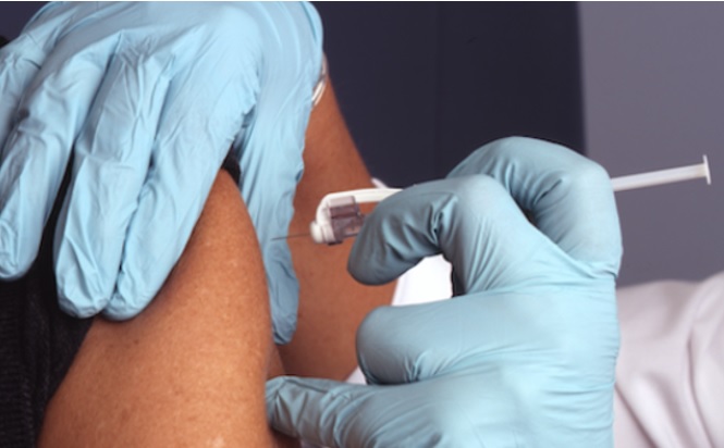 2 doses au moins réduisent considérablement le risque d'effets à long terme ou de COVID-long (Visuel Fotolia) 2 doses au moins réduisent considérablement le risque d'effets à long terme ou de COVID-long (Visuel Fotolia)