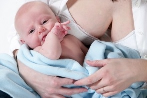 L’allaitement maternel « profite » au nourrisson, mais également à la mère, on ne le dira jamais assez.