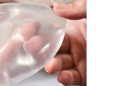 L'étude révèle un risque accru de plusieurs effets indésirables rares associés aux implants en silicone